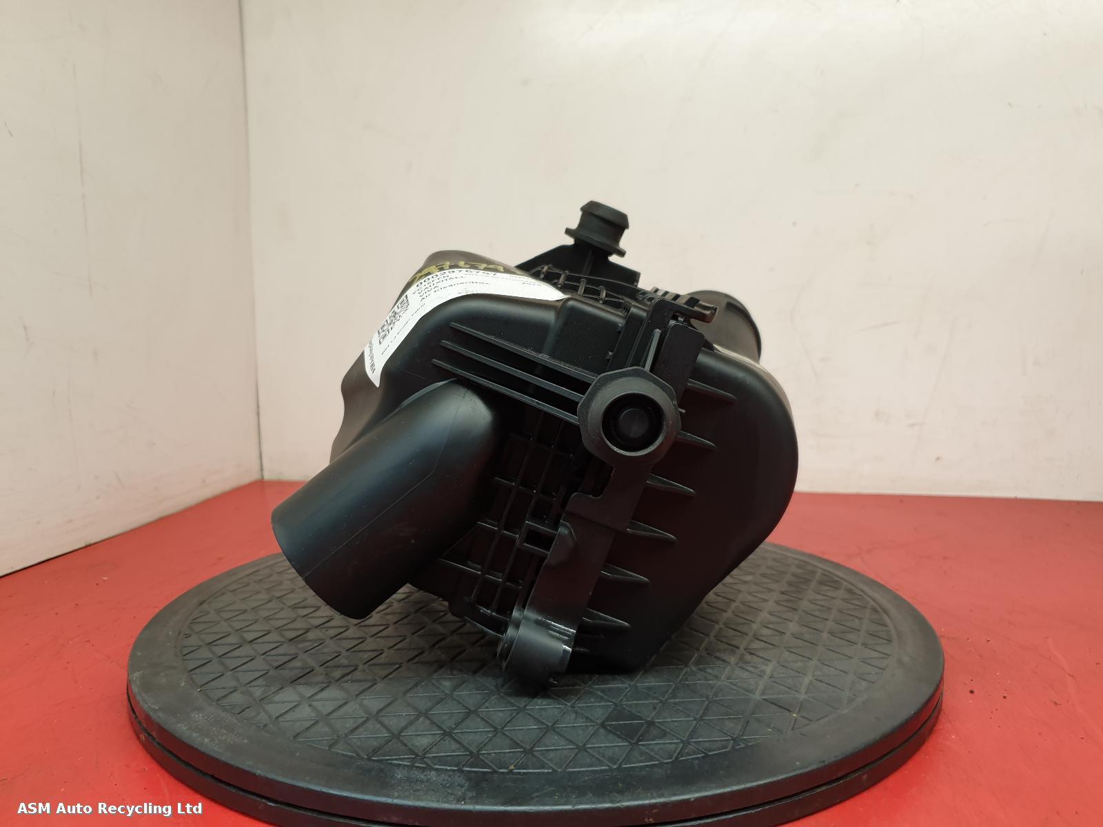 View Auto part Air Cleaner/Box Vauxhall Viva 2016