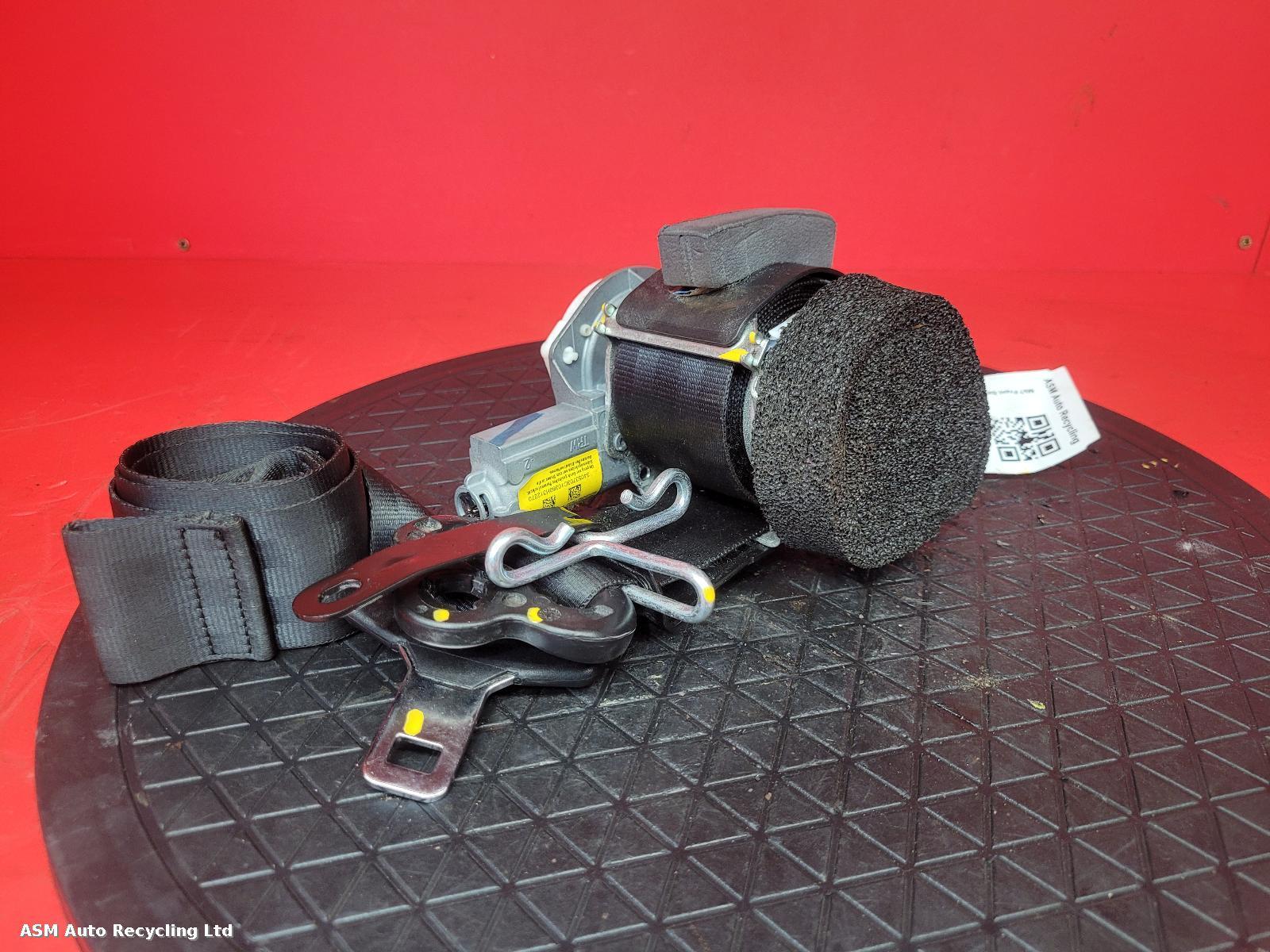 View Auto part Seat Belt Ford Fiesta 2011