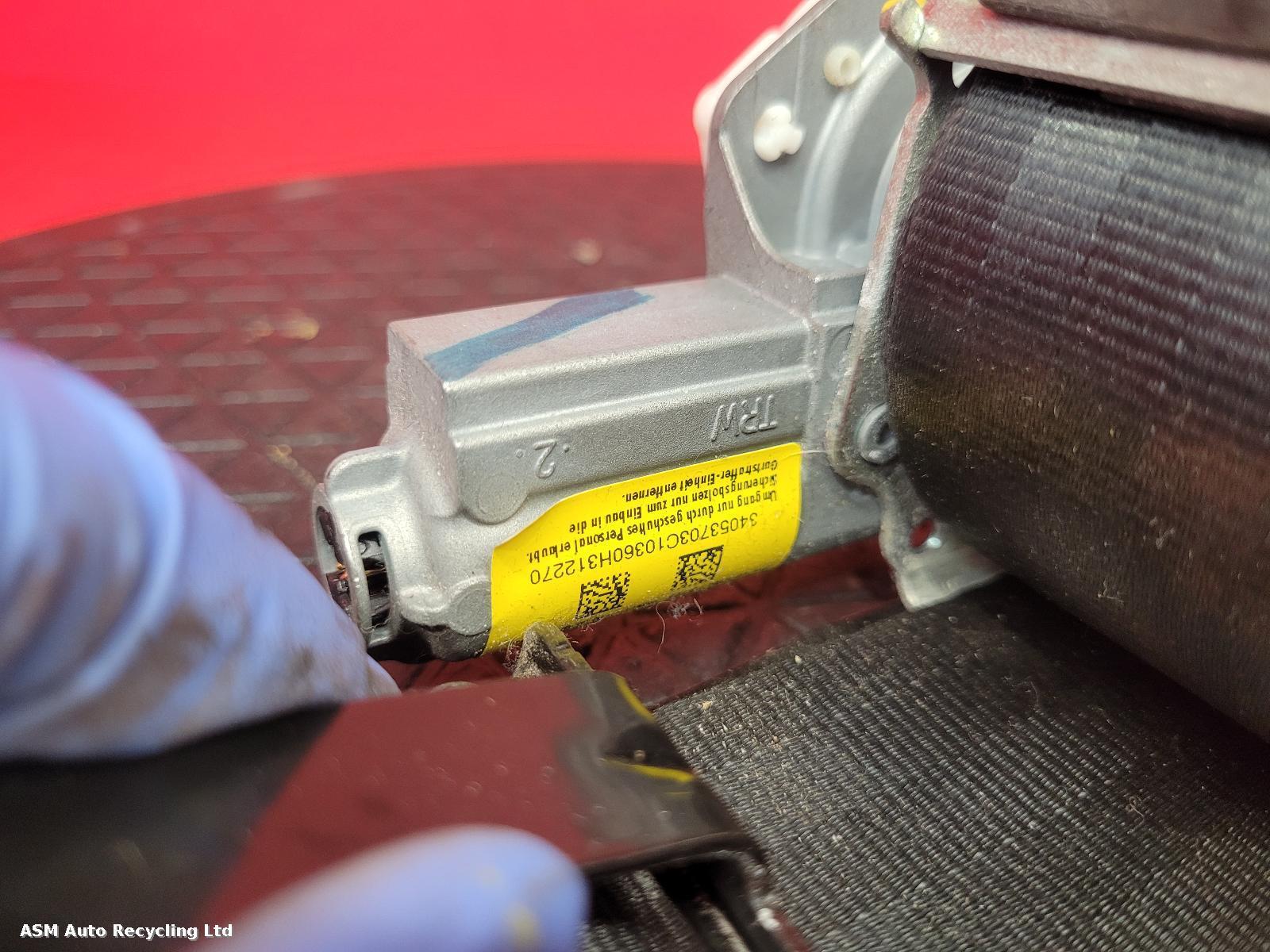 View Auto part Seat Belt Ford Fiesta 2011