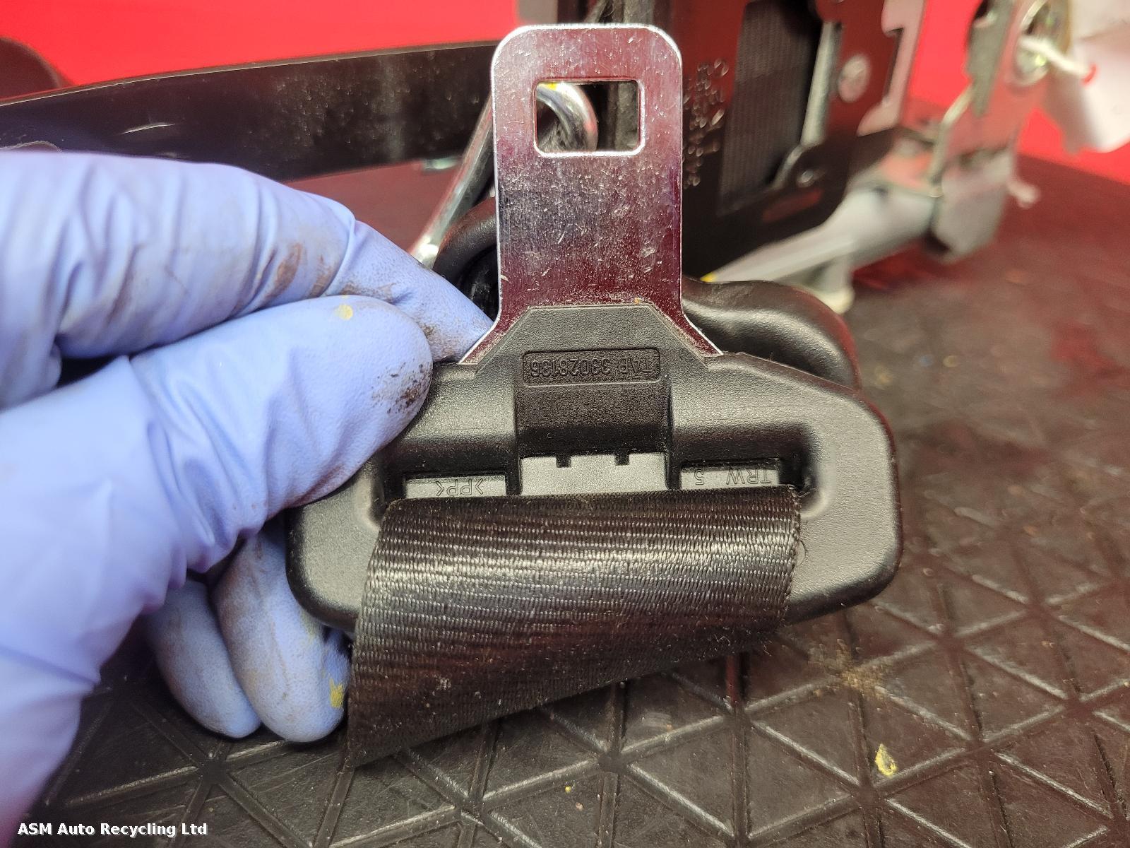 View Auto part Seat Belt Ford Fiesta 2011