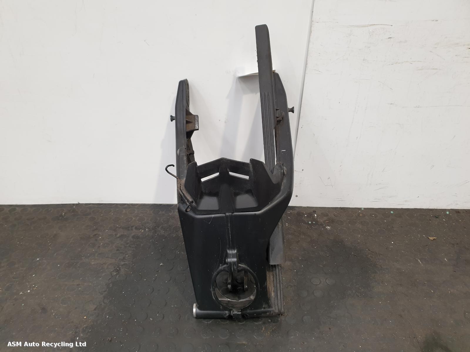 View Auto part Swing Arm Yamaha Xsr125 2021