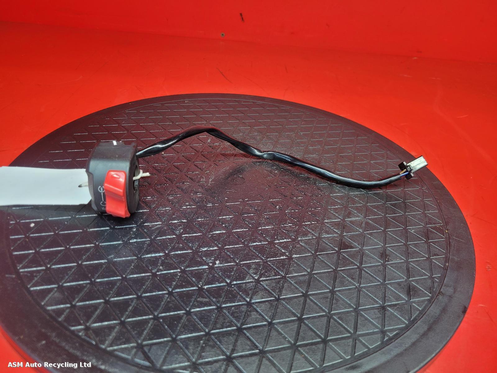 View Auto part RH Switch Gear Yamaha Xsr125 2021