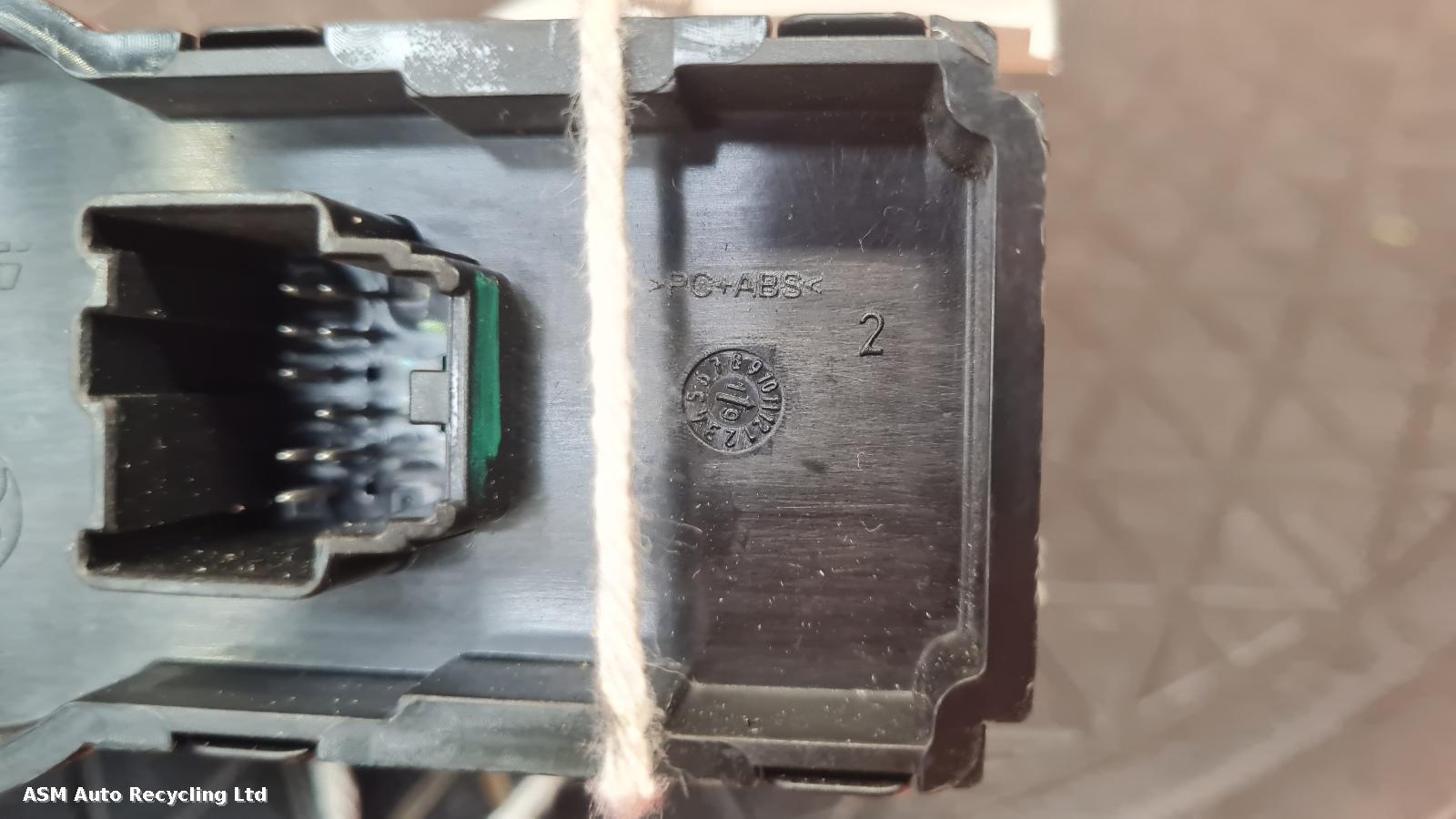 View Auto part Headlight Switch Alfa Romeo Stelvio 2020