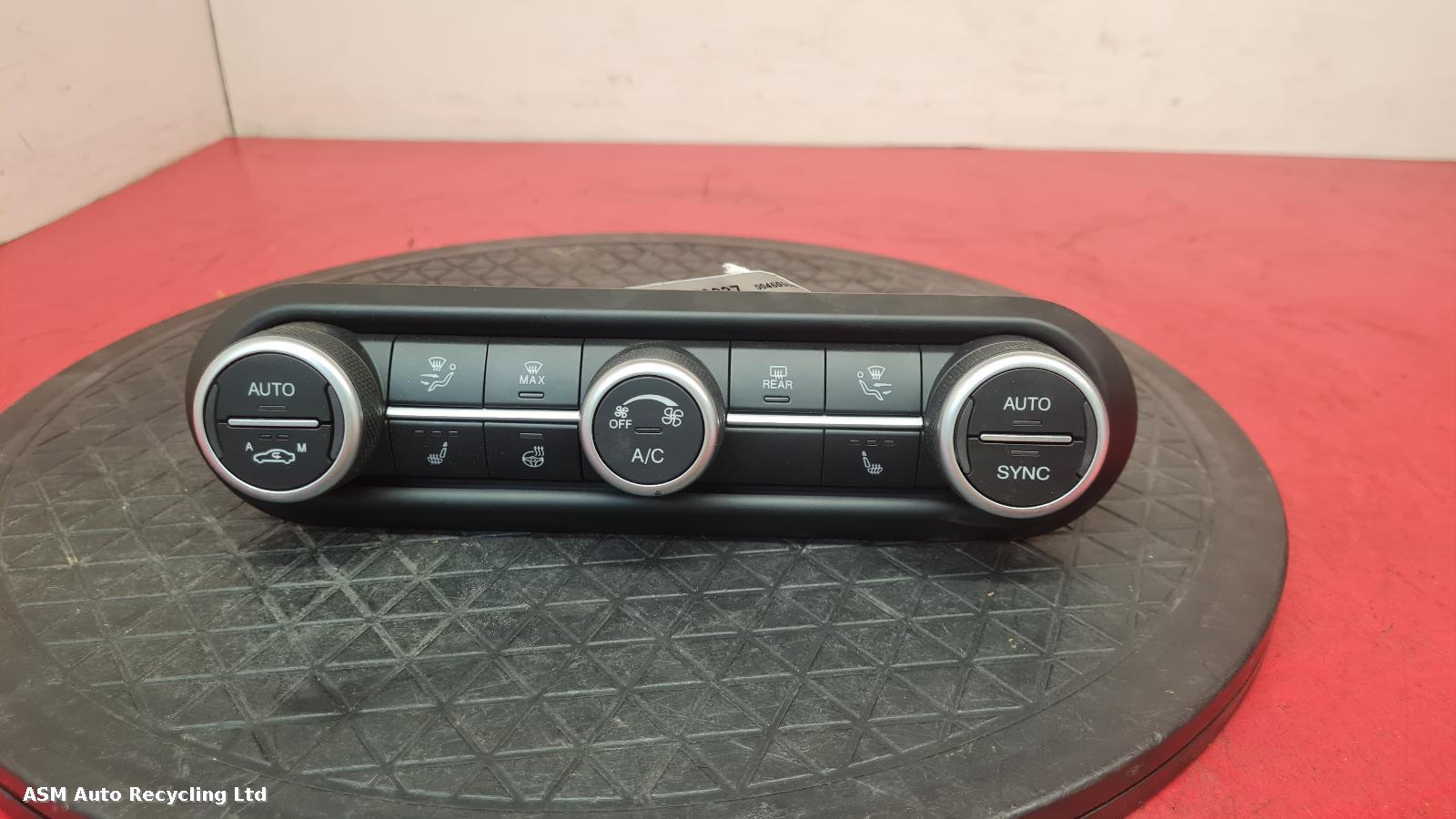 View Auto part Heater/AC Controller Alfa Romeo Stelvio 2020