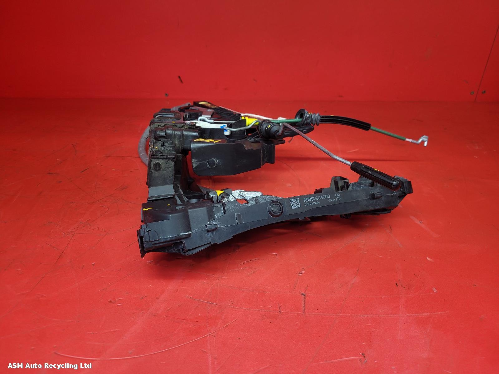 View Auto part Door Lock Assembly Mercedes C Class 2018