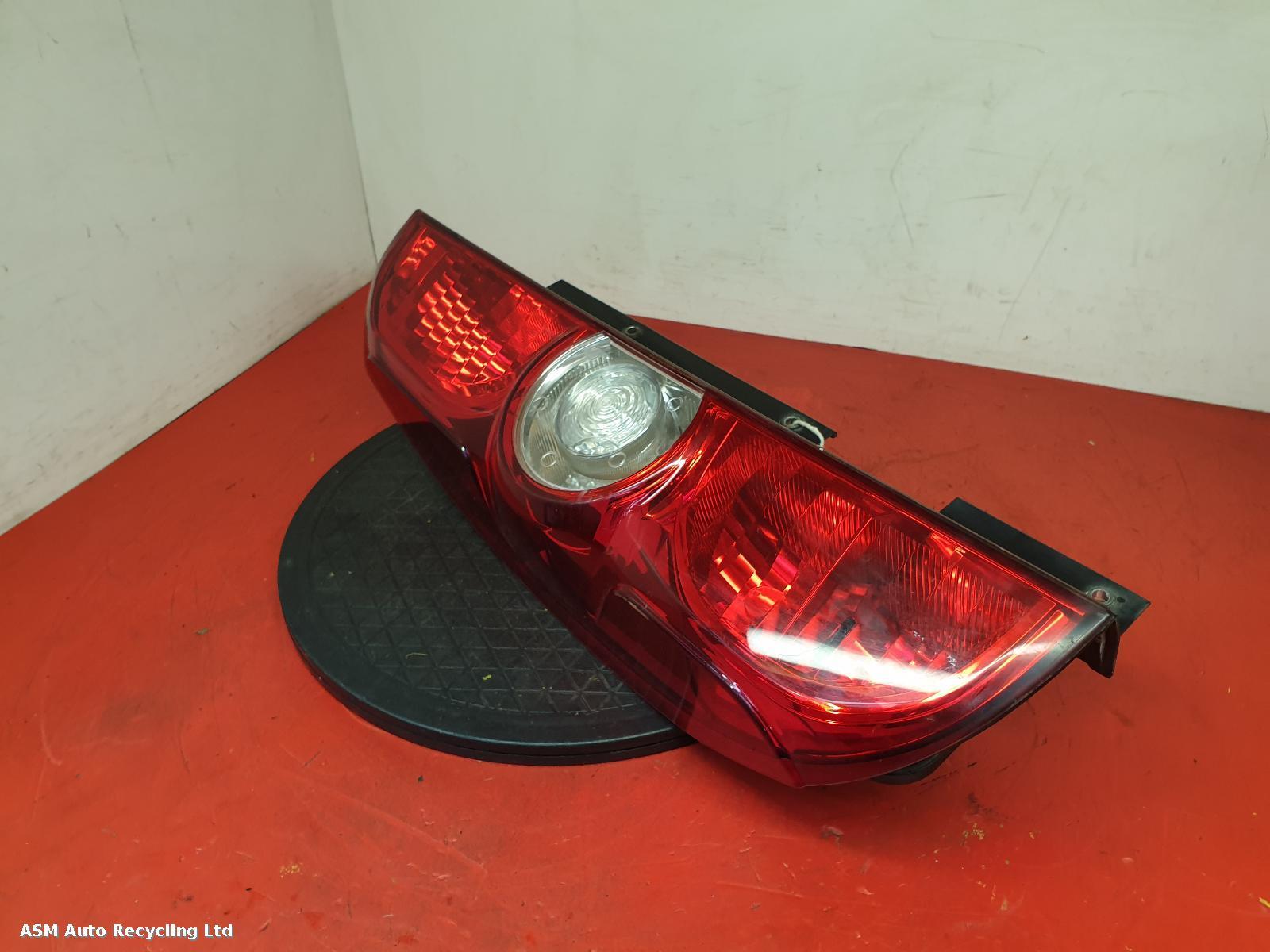 View Auto part L Taillight Fiat Doblo 2015