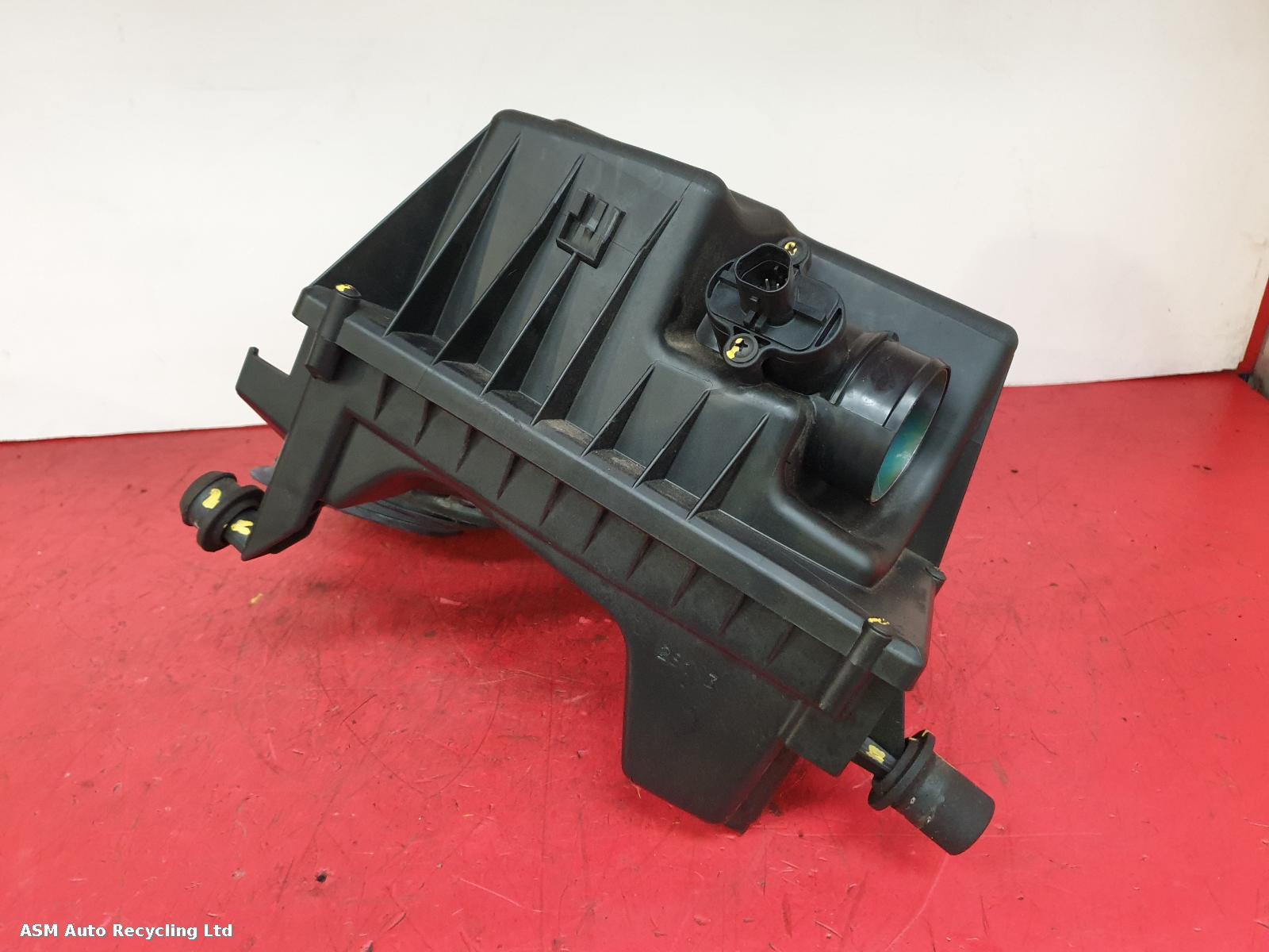 View Auto part Air Cleaner/Box Vauxhall Astra 2014