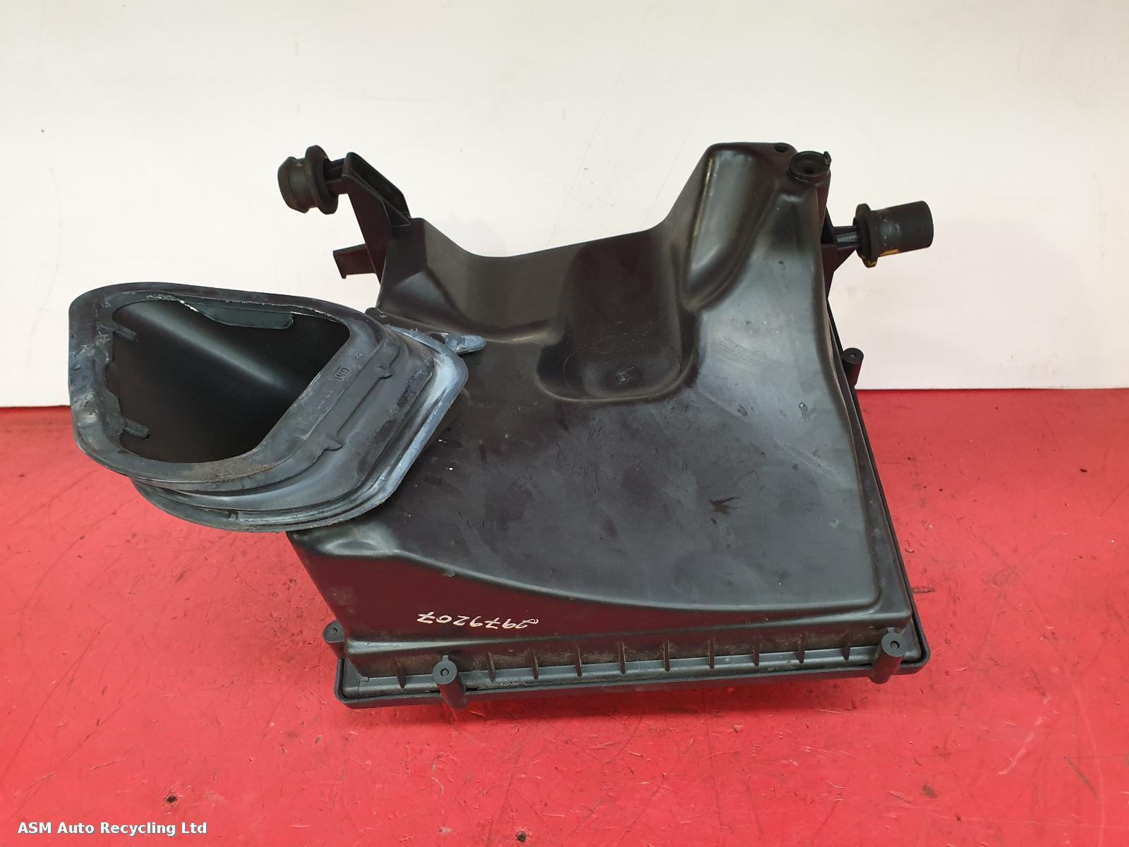 View Auto part Air Cleaner/Box Vauxhall Astra 2014