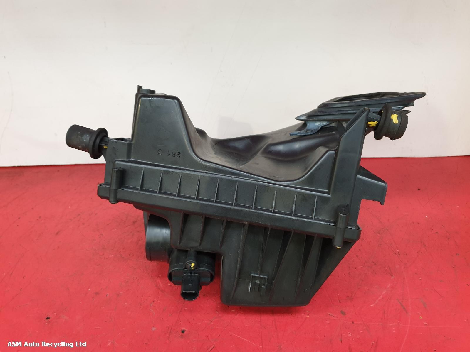 View Auto part Air Cleaner/Box Vauxhall Astra 2014