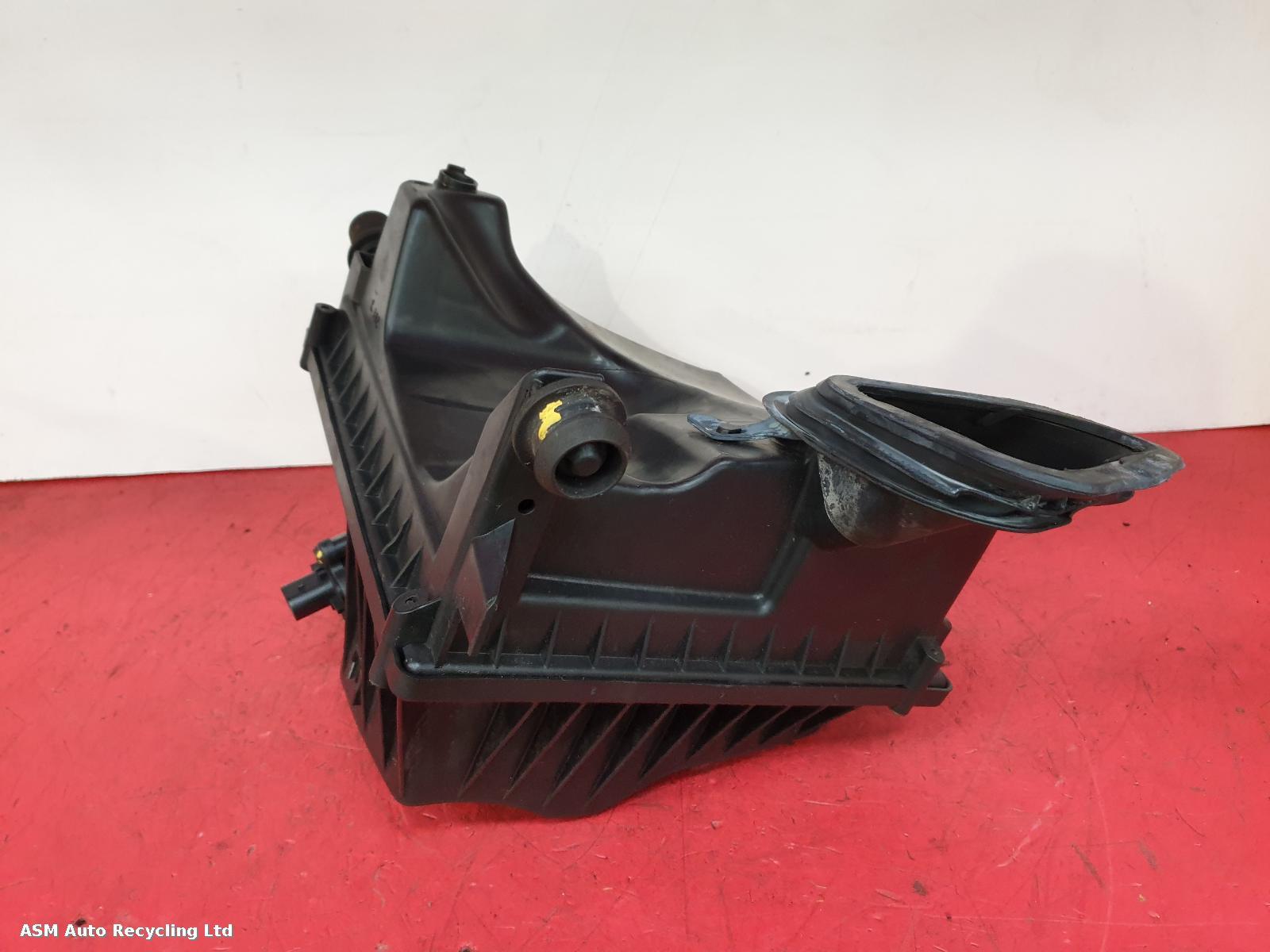 View Auto part Air Cleaner/Box Vauxhall Astra 2014