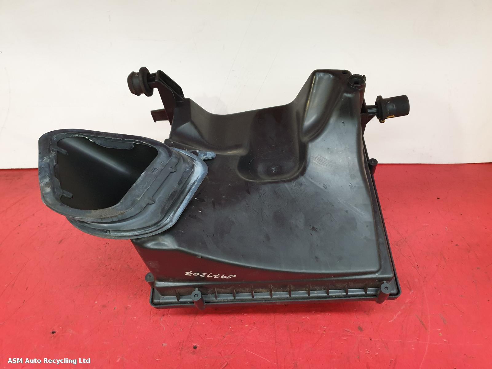 View Auto part Air Cleaner/Box Vauxhall Astra 2014
