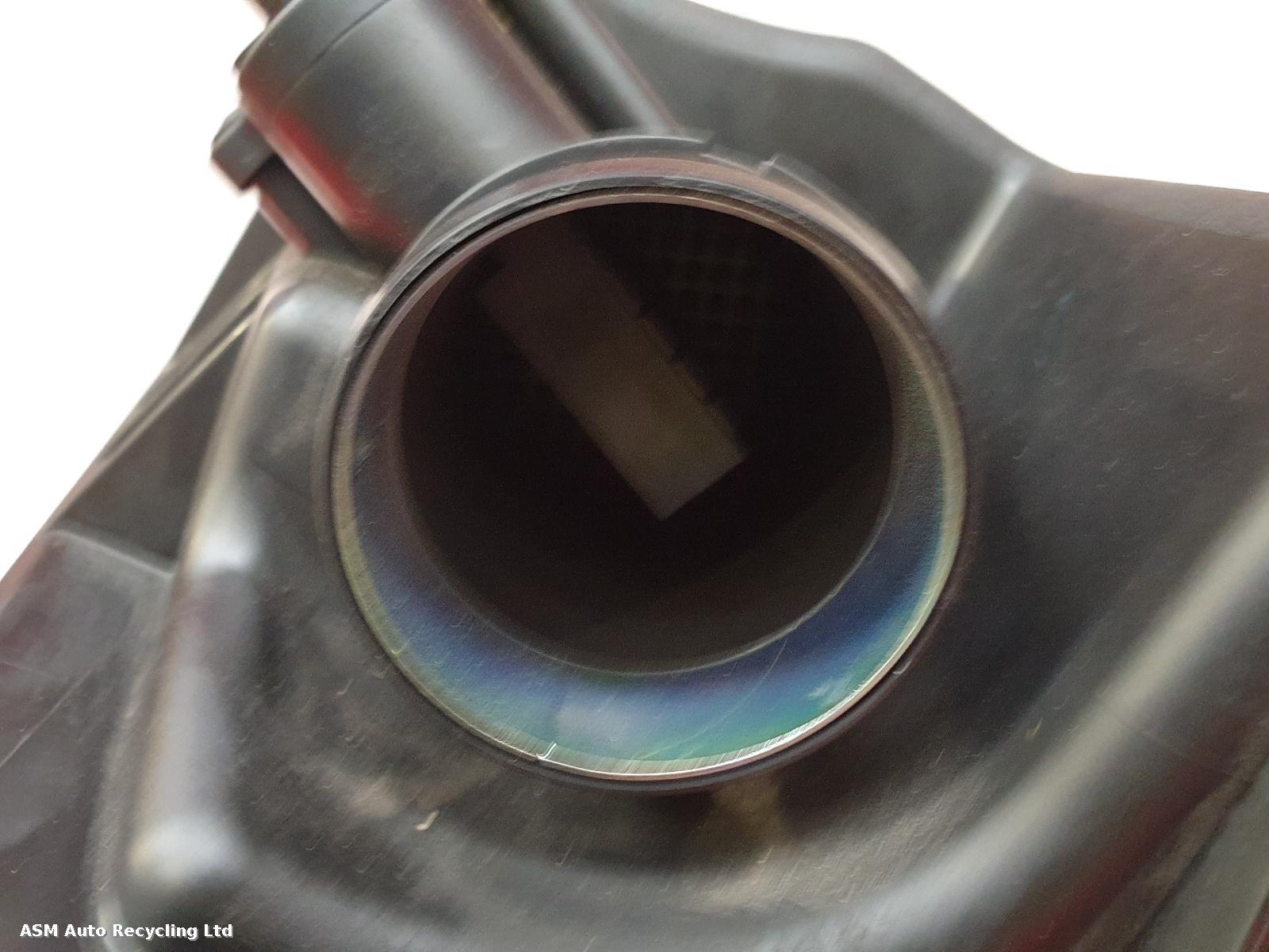 View Auto part Air Cleaner/Box Vauxhall Astra 2014