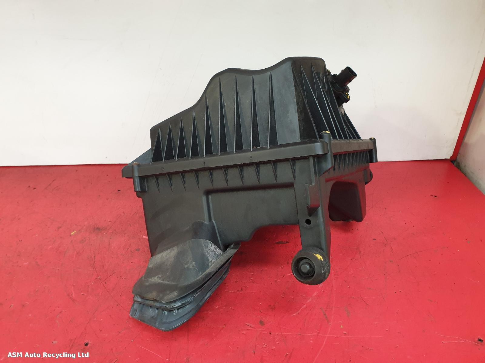 View Auto part Air Cleaner/Box Vauxhall Astra 2014