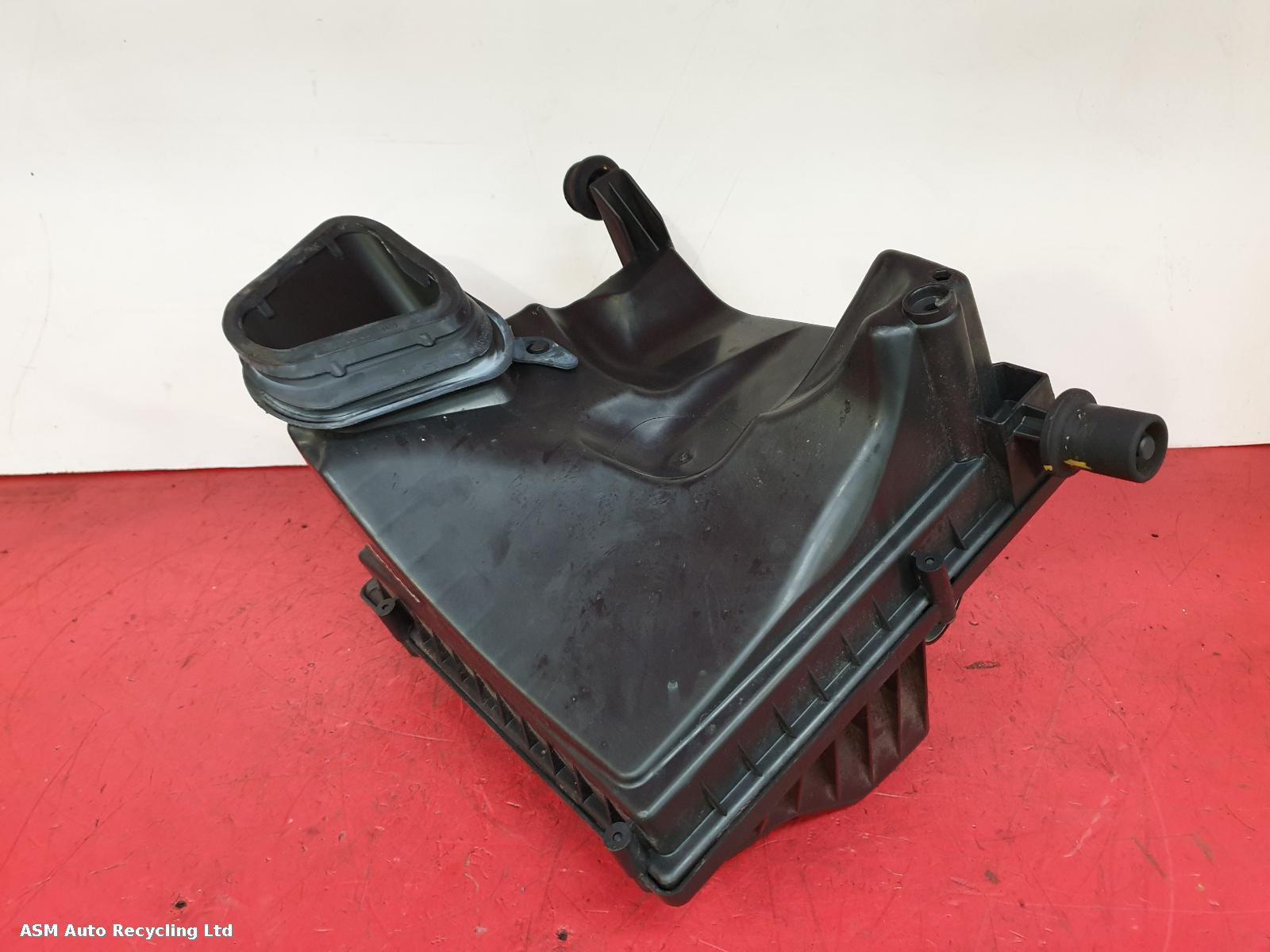 View Auto part Air Cleaner/Box Vauxhall Astra 2014