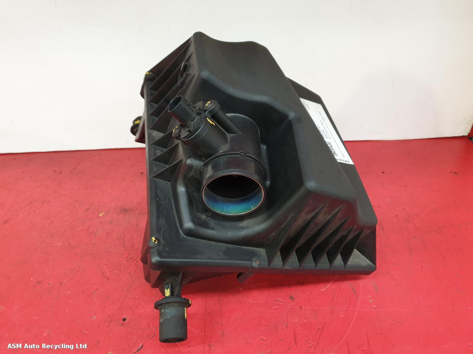 View Auto part Air Cleaner/Box Vauxhall Astra 2014