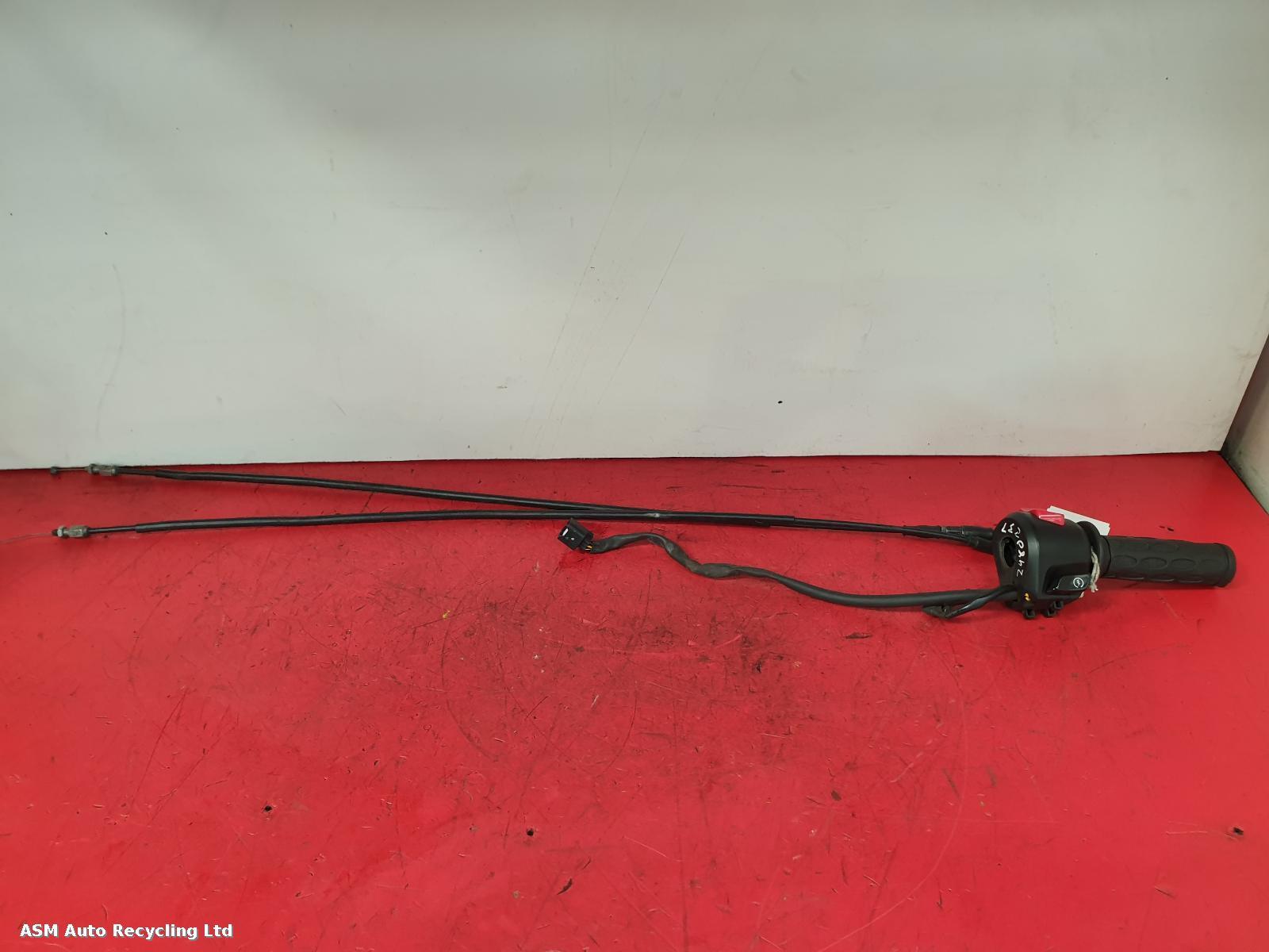 View Auto part RH Switch Gear Honda Cb 125r 2020