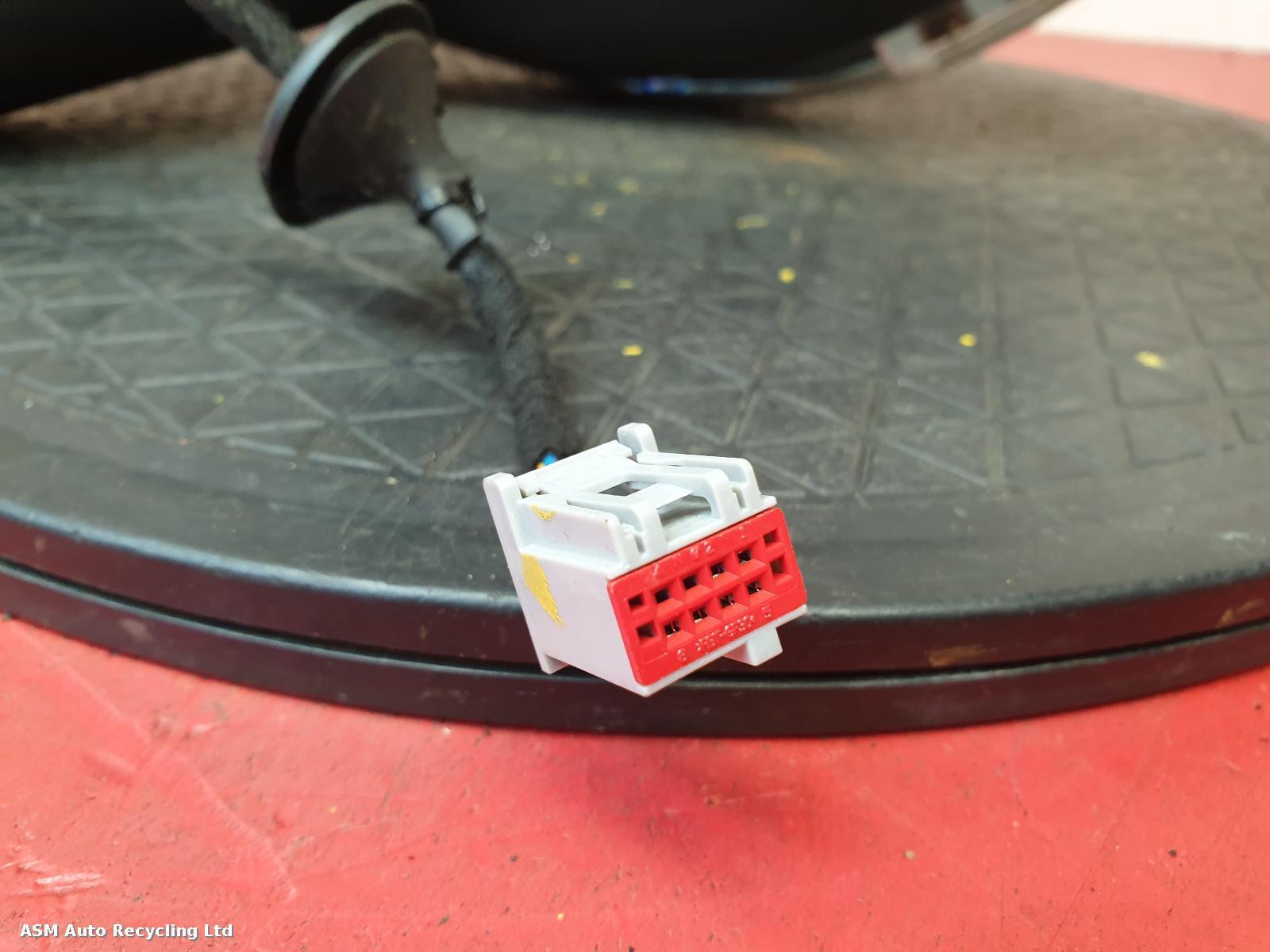 View Auto part R Door Mirror Ford Fiesta 2009