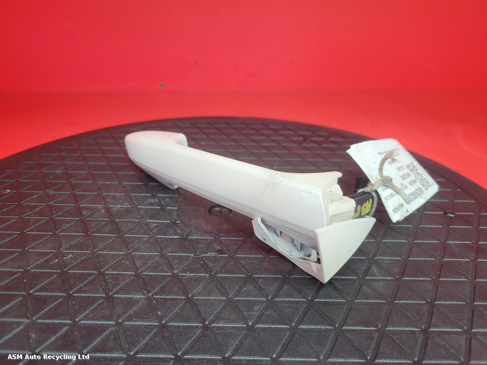 View Auto part Door Handle Mercedes E Class 2011