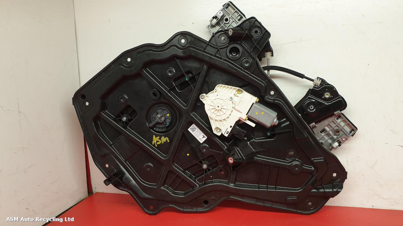 View Auto part RR Window Regulator Tesla Model Y 2022