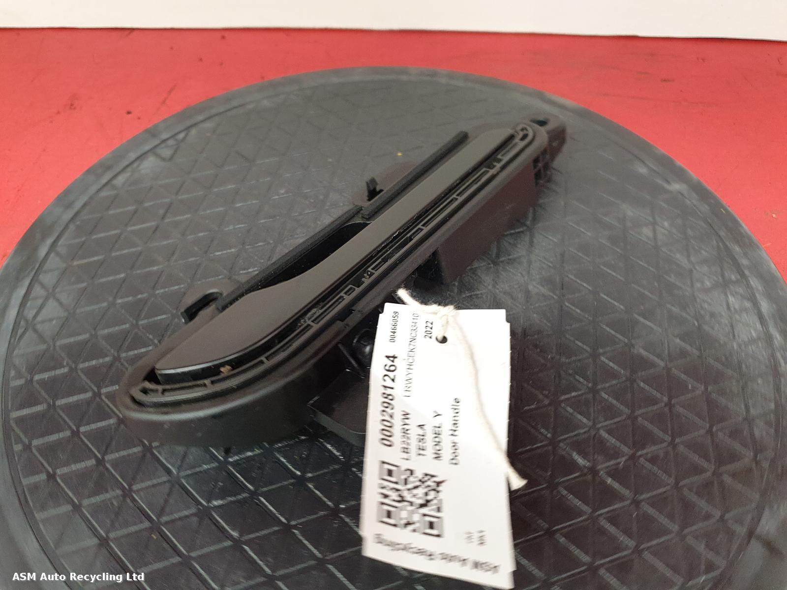 View Auto part Door Handle Tesla Model Y 2022