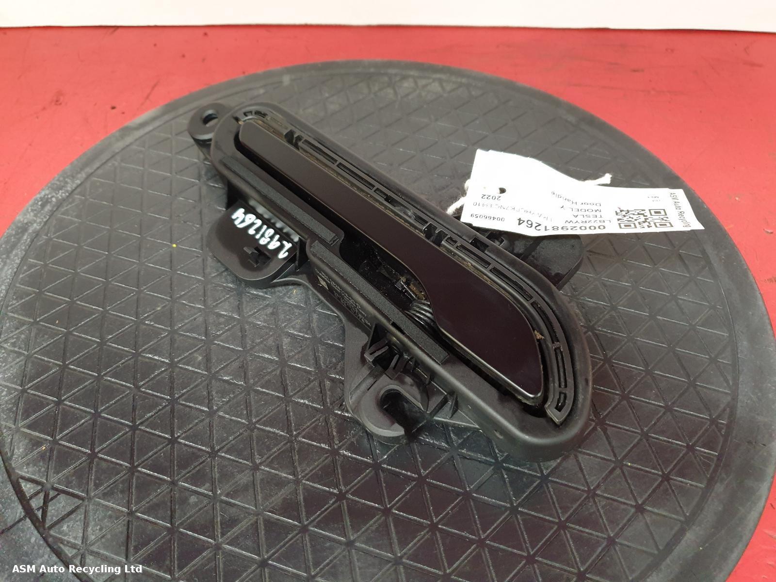 View Auto part Door Handle Tesla Model Y 2022
