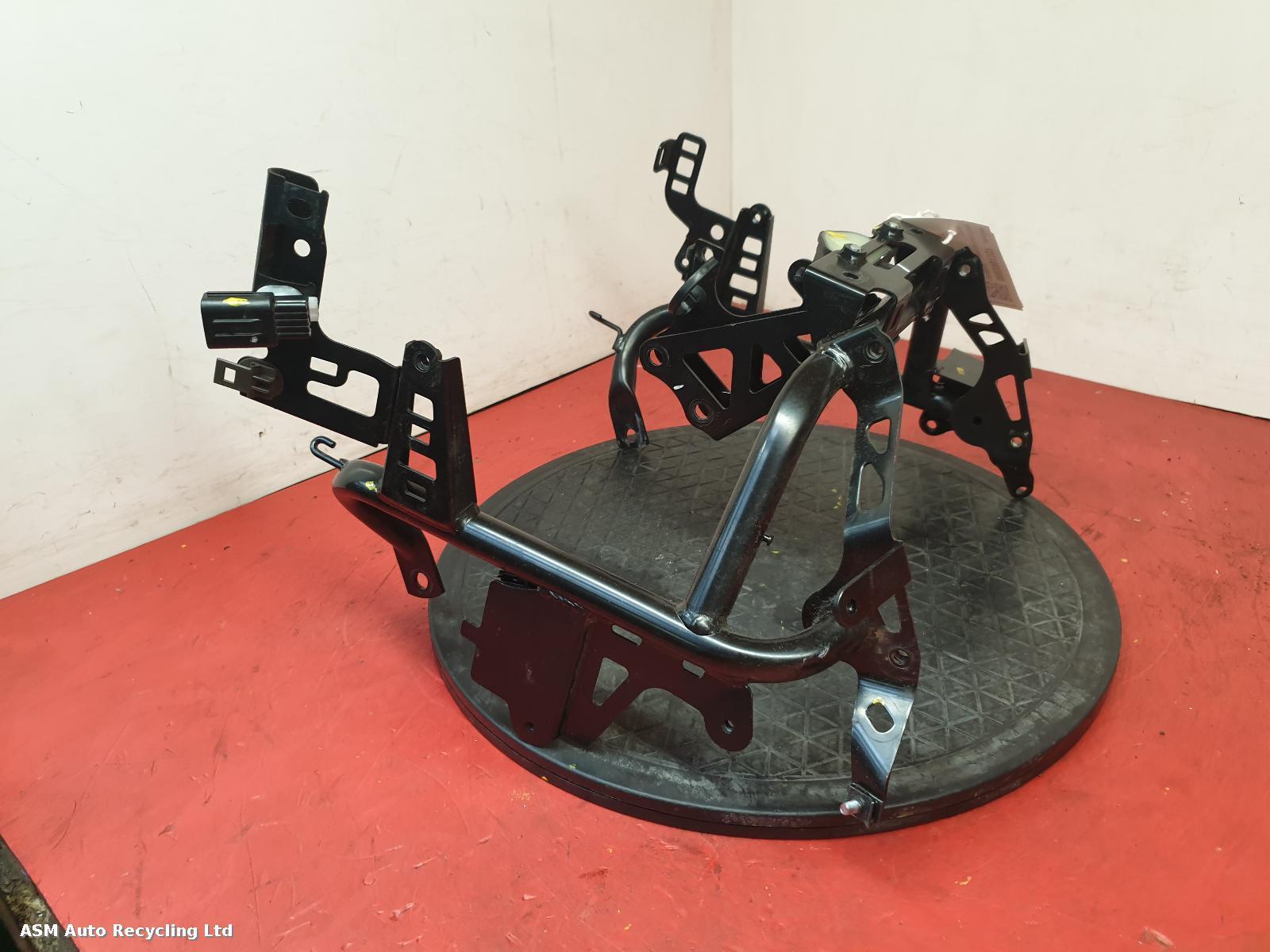 View Auto part Headlight Bracket Right Honda X-adv 2020