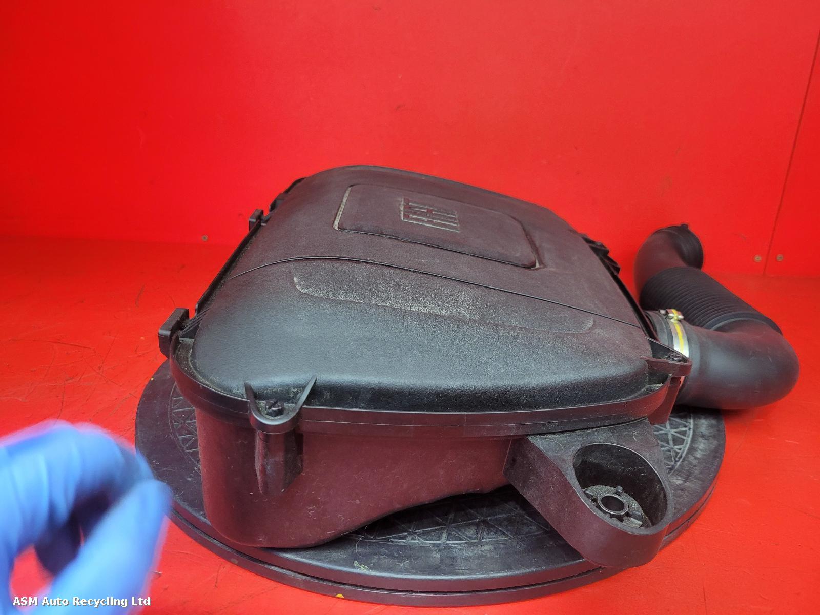 View Auto part Air Cleaner/Box Fiat 500 2021