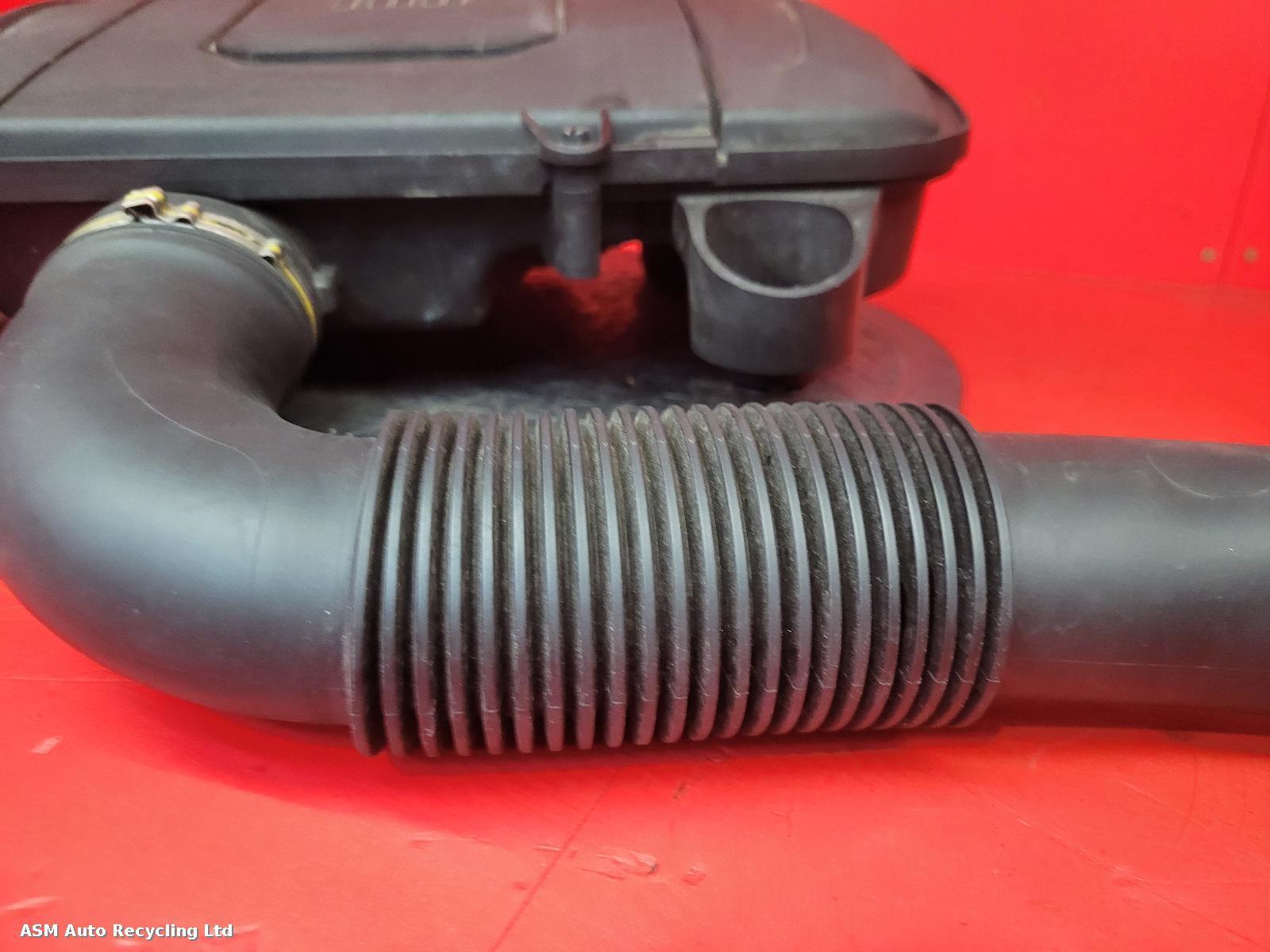 View Auto part Air Cleaner/Box Fiat 500 2021