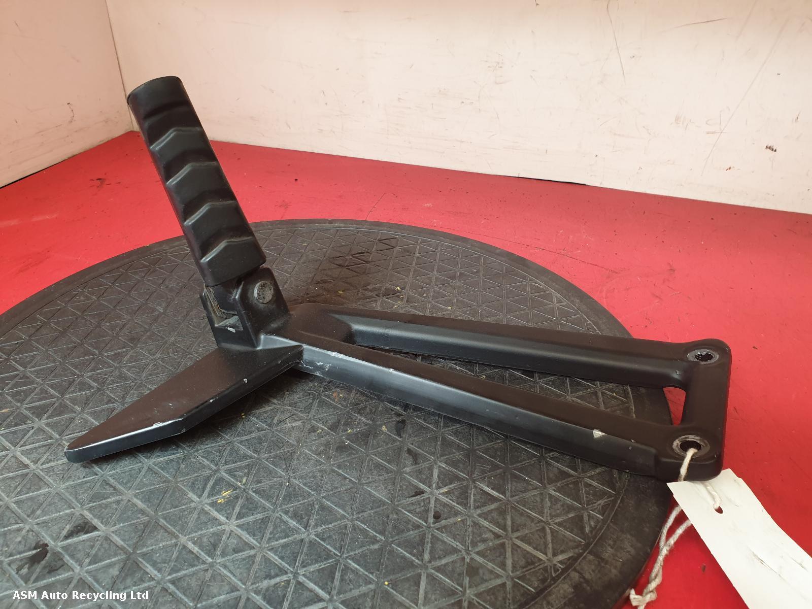 View Auto part Left Footrest Genata Xgj 125 2020