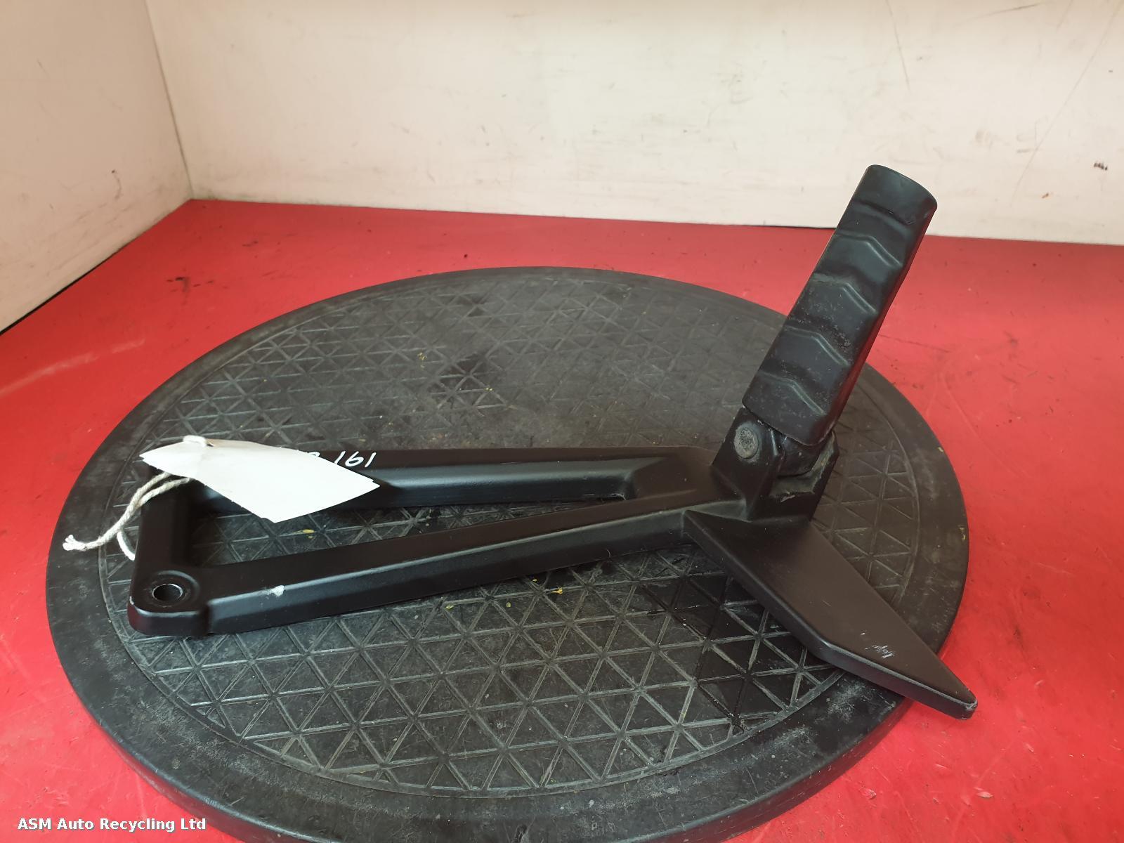 View Auto part Right Footrest Genata Xgj 125 2020