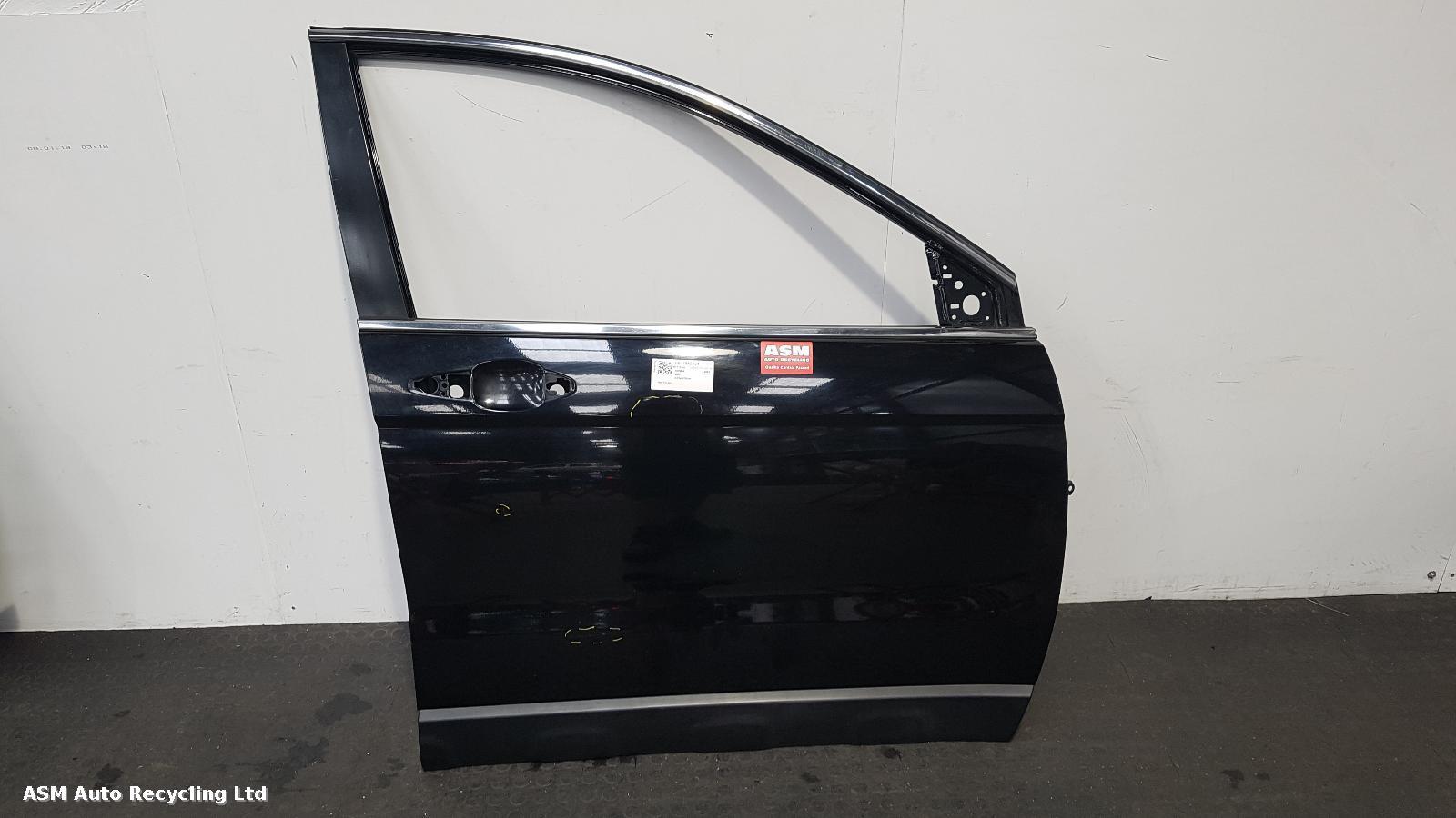 View Auto part R Front Door Honda Crv 2007