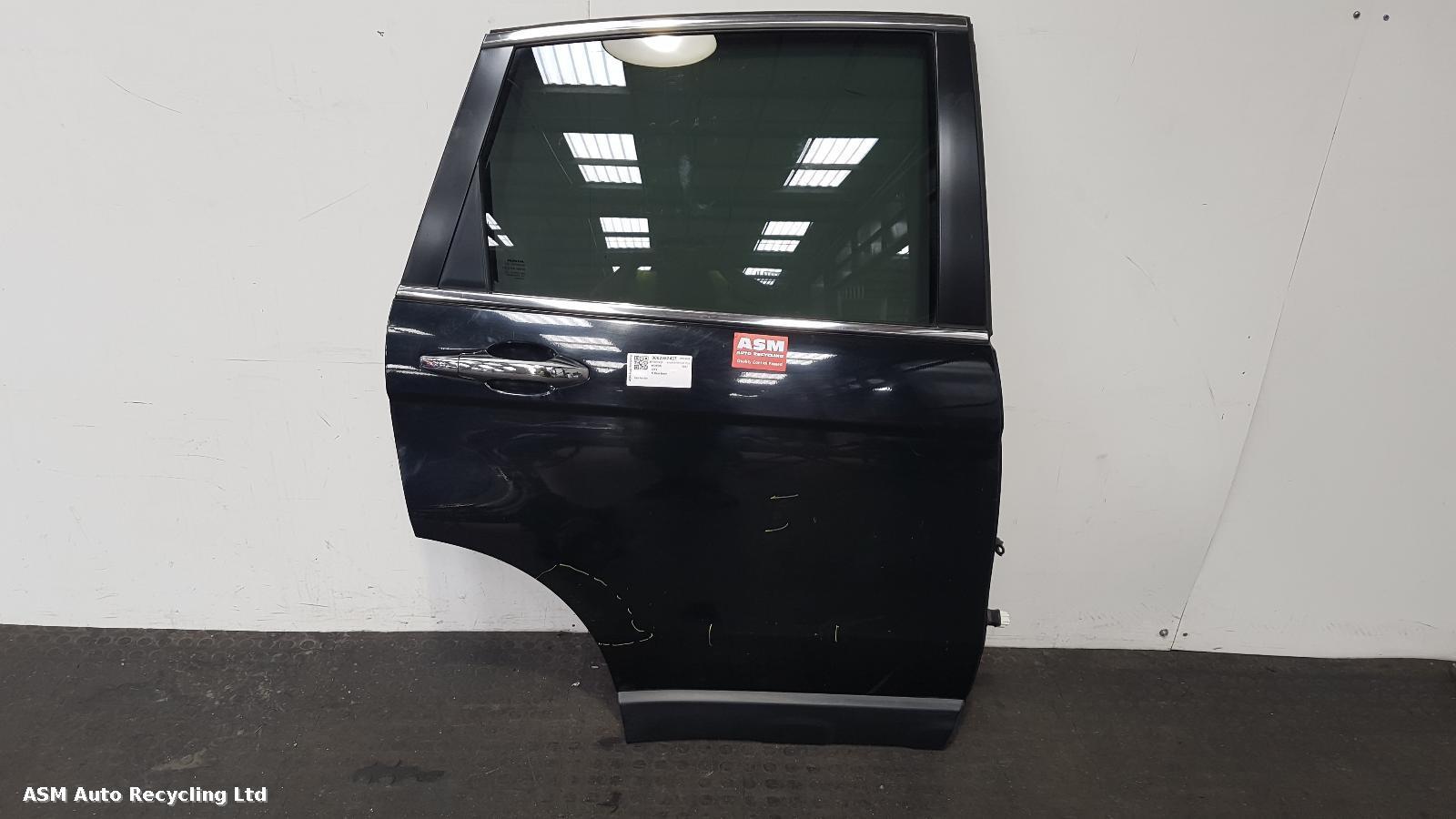 View Auto part R Rear Door Honda Crv 2007