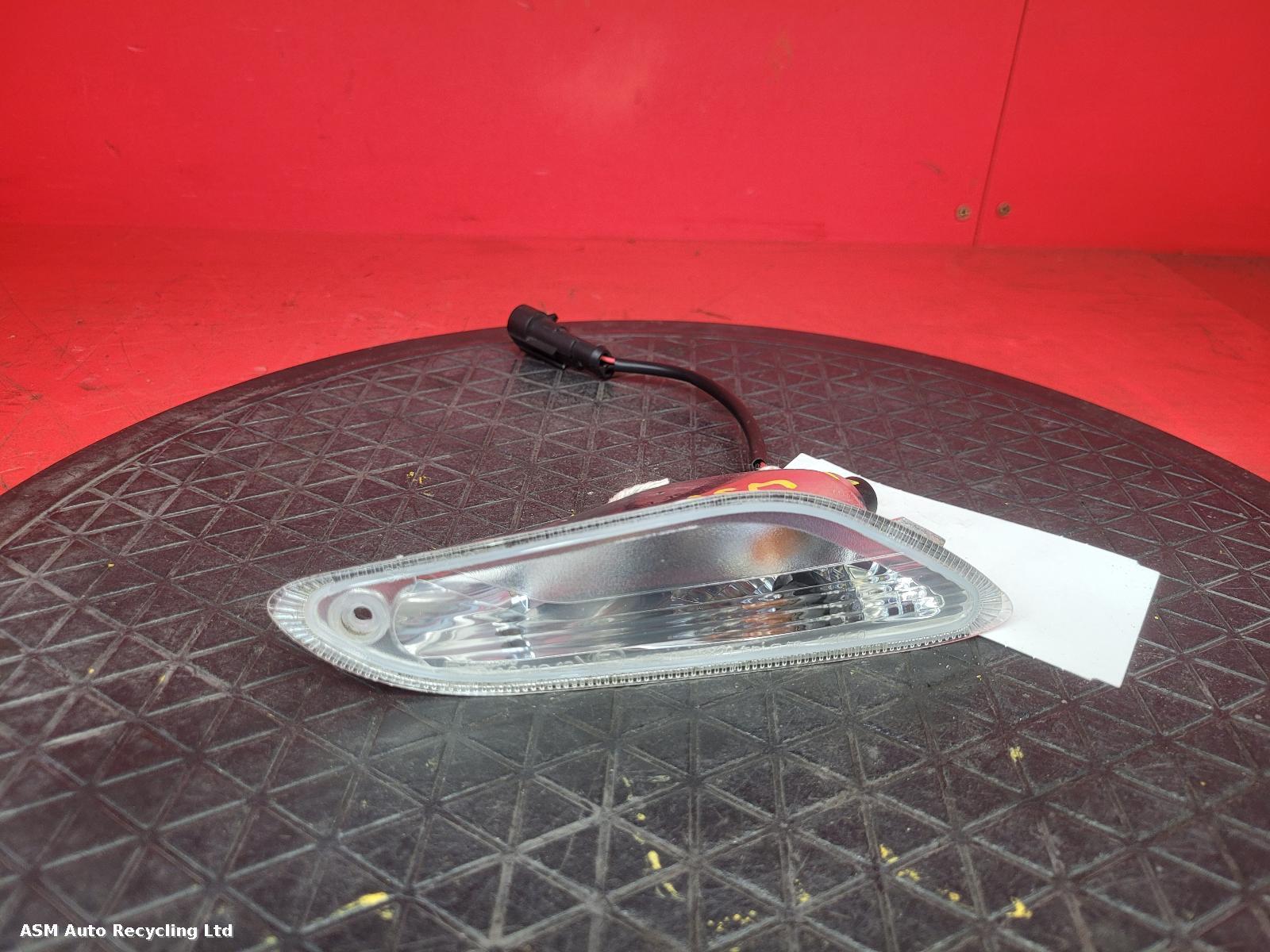View Auto part R Repeater Lamp Piaggio Vespa 2020