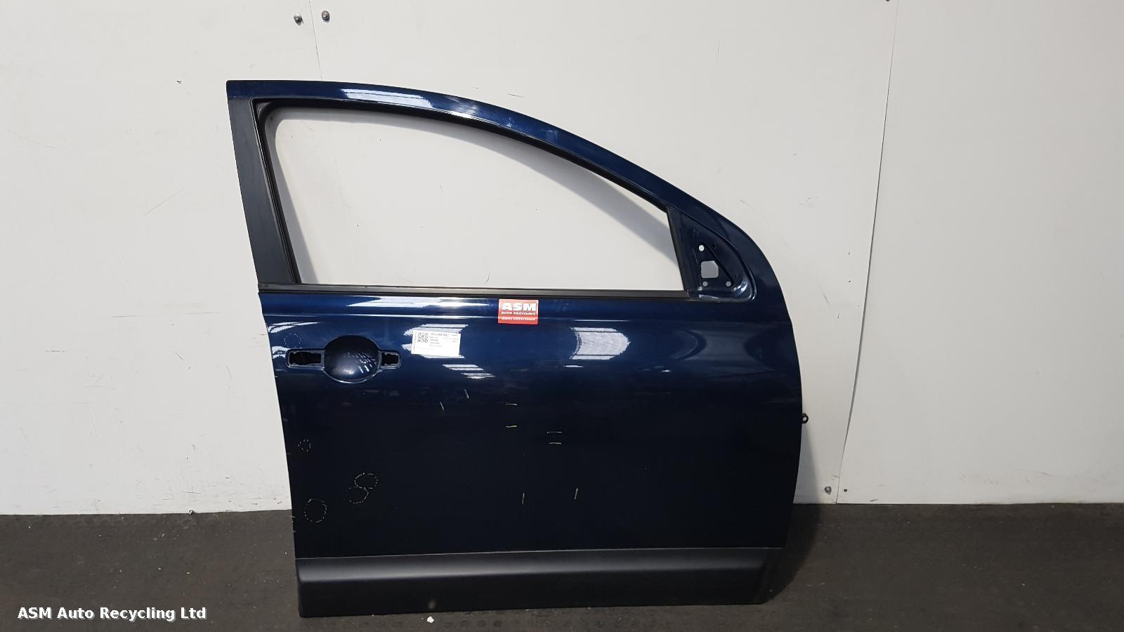 View Auto part R Front Door Nissan Qashqai 2011