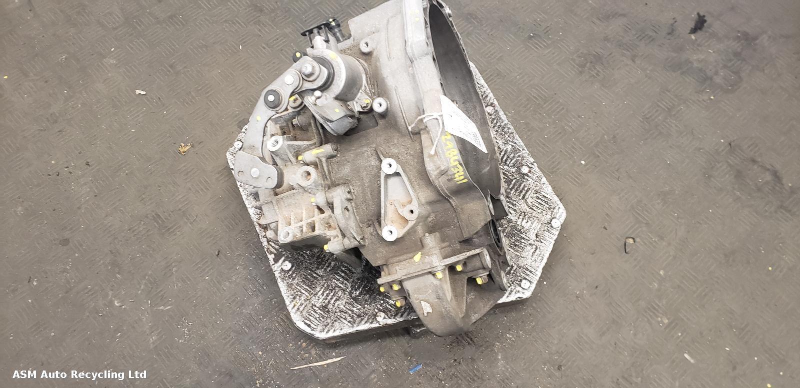 View Auto part Gearbox Vauxhall Astra 2016