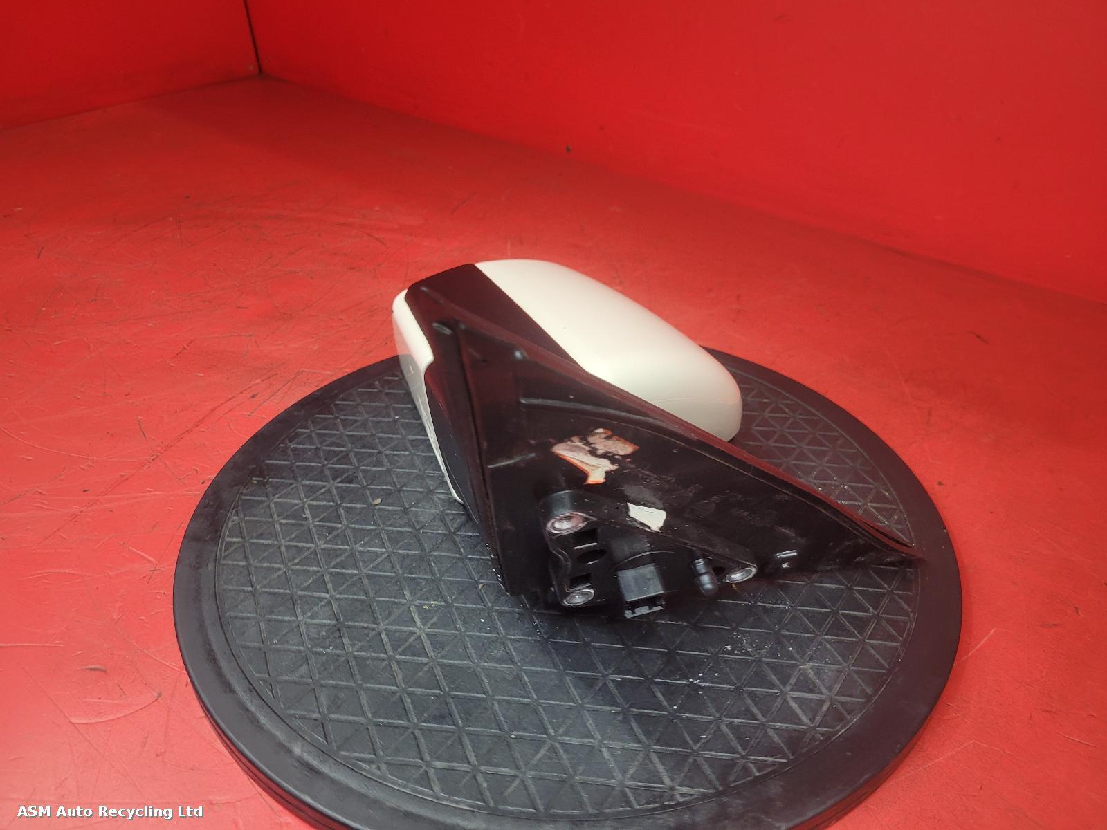 View Auto part R Door Mirror Kia Soul 2010