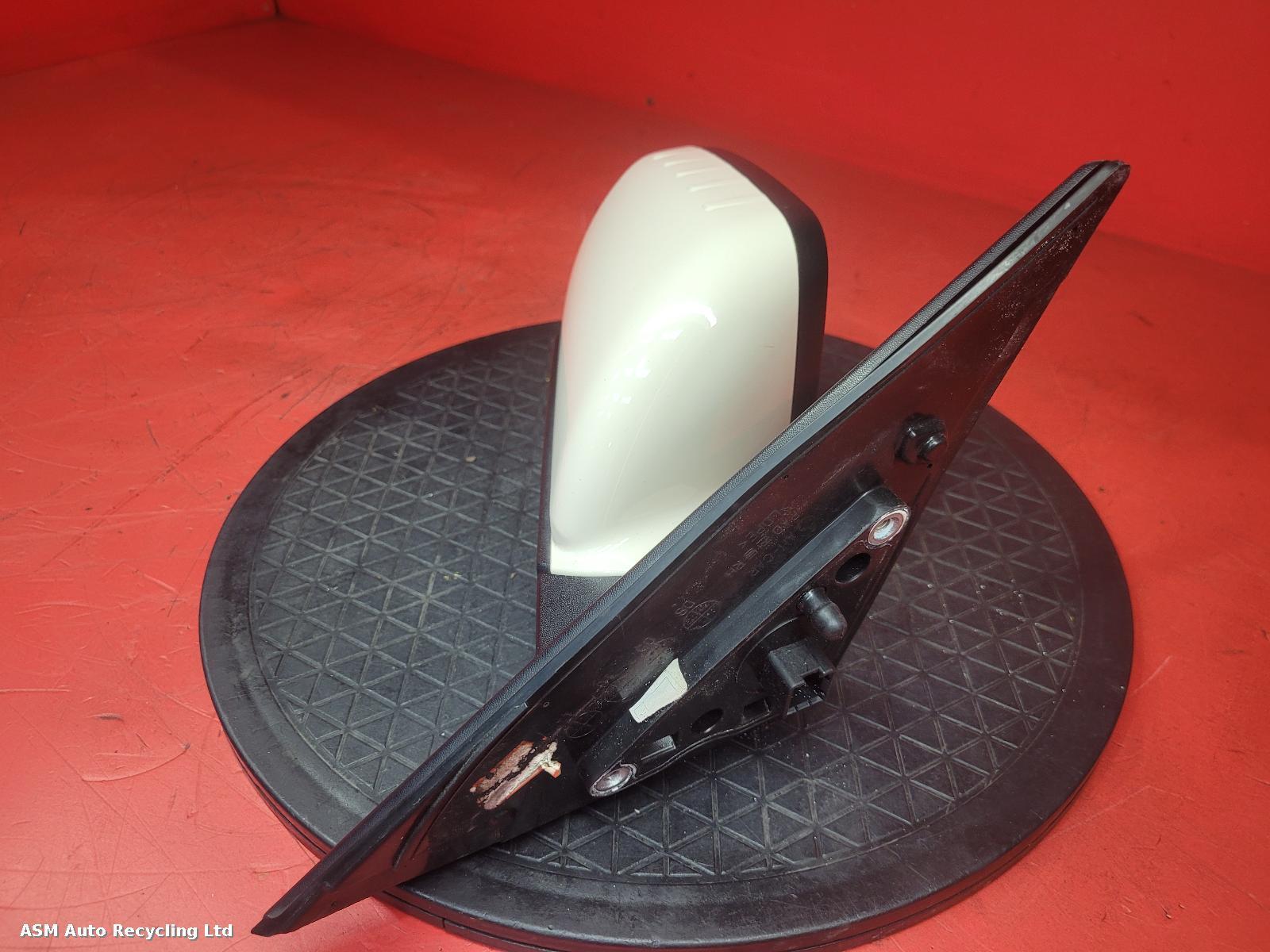 View Auto part R Door Mirror Kia Soul 2010