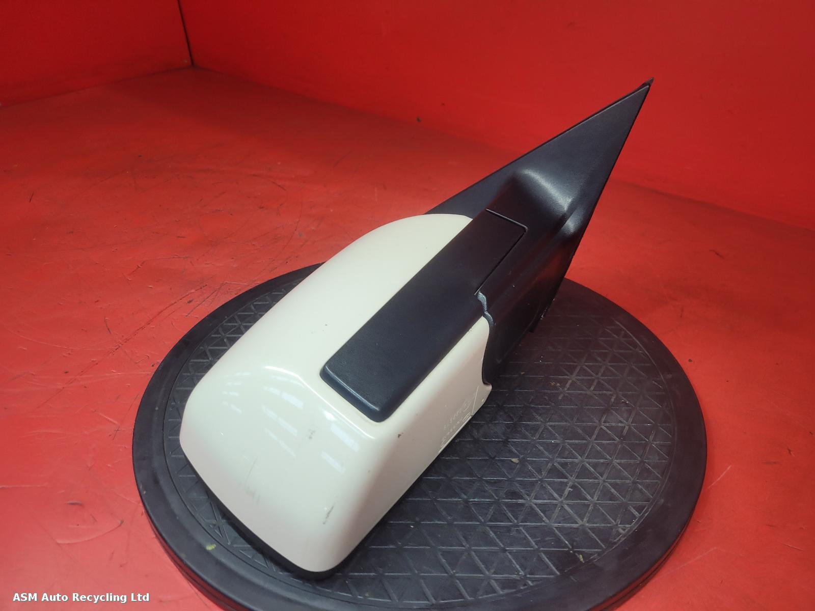 View Auto part R Door Mirror Kia Soul 2010