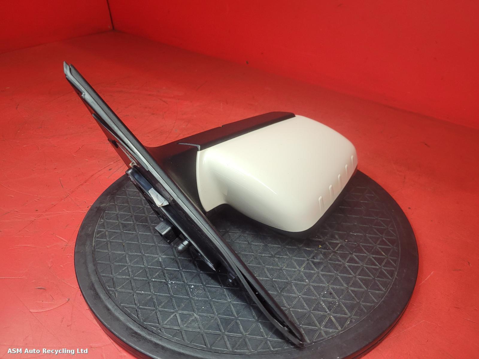 View Auto part R Door Mirror Kia Soul 2010