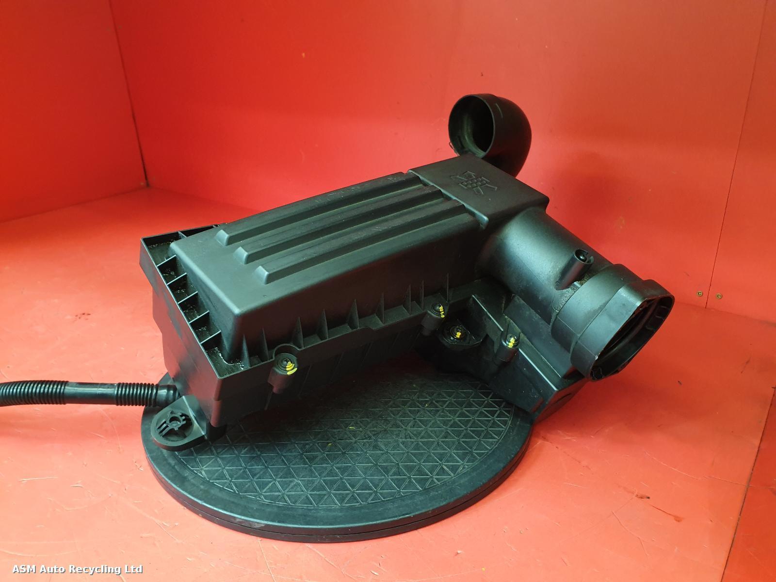 View Auto part Air Cleaner/Box Volkswagen Passat 2008