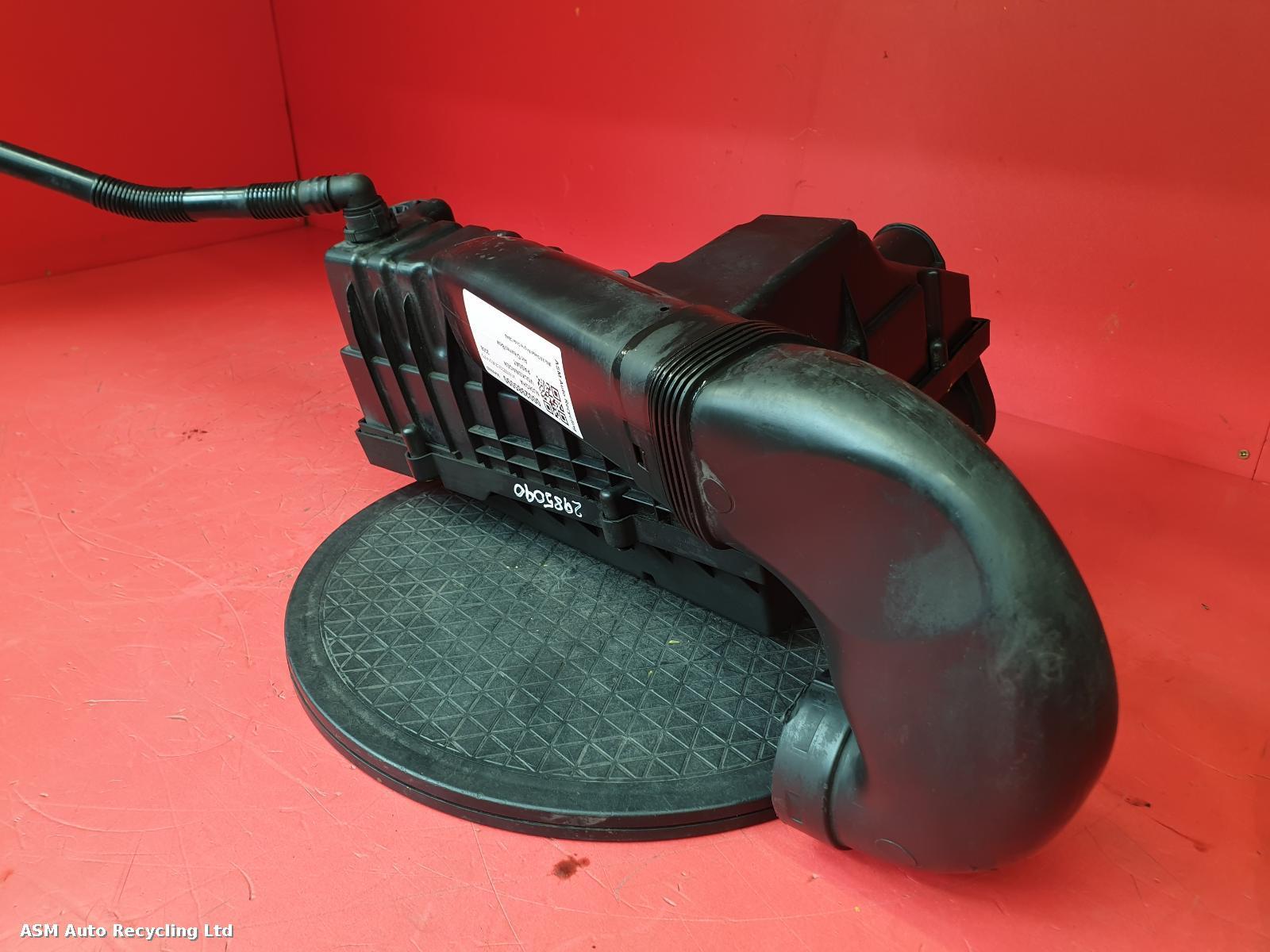 View Auto part Air Cleaner/Box Volkswagen Passat 2008