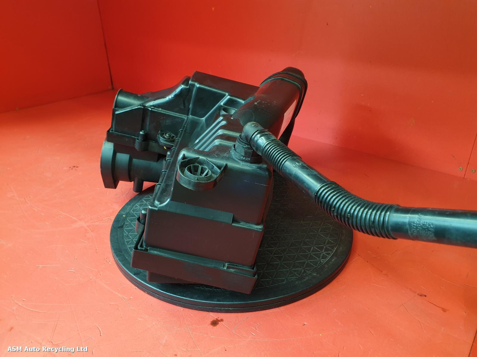 View Auto part Air Cleaner/Box Volkswagen Passat 2008