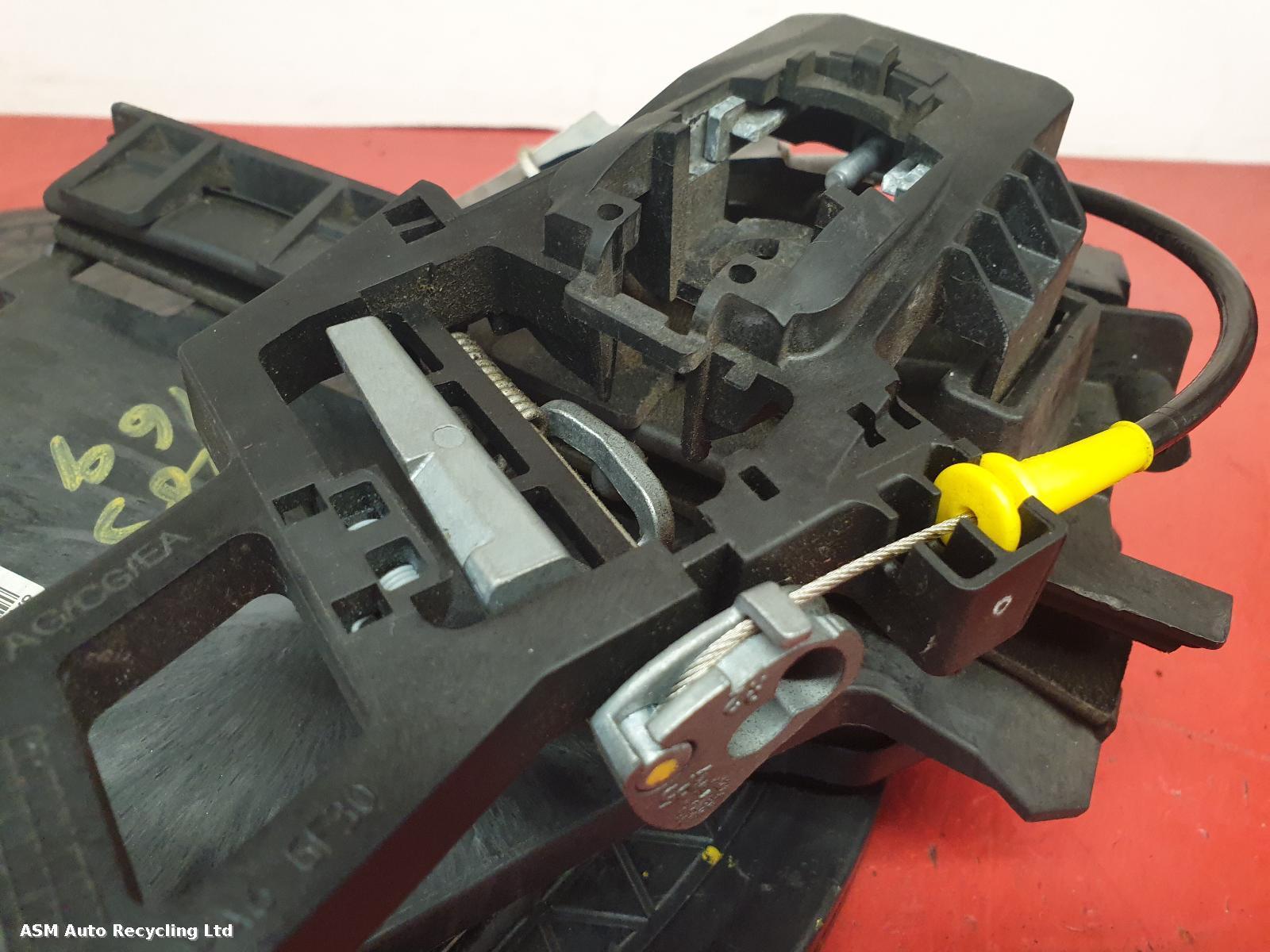 View Auto part Door Lock Assembly Ford Fiesta 2009
