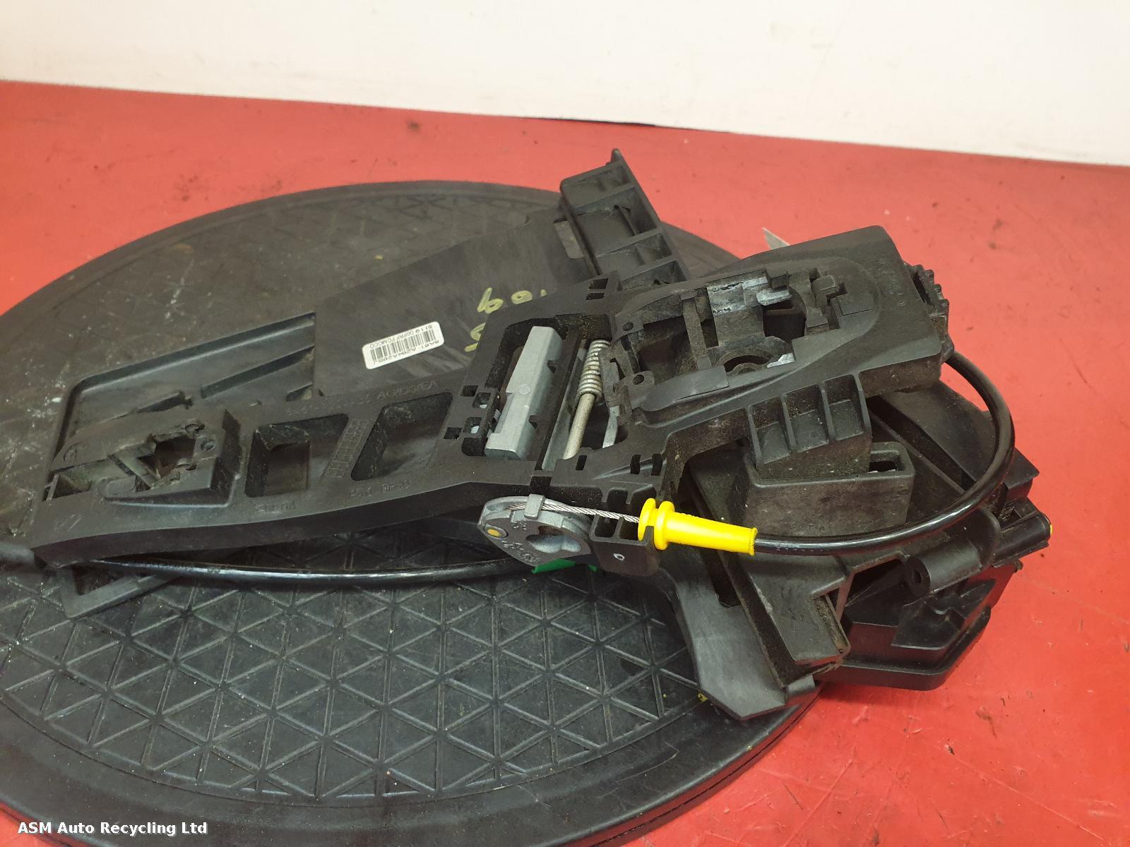 View Auto part Door Lock Assembly Ford Fiesta 2009