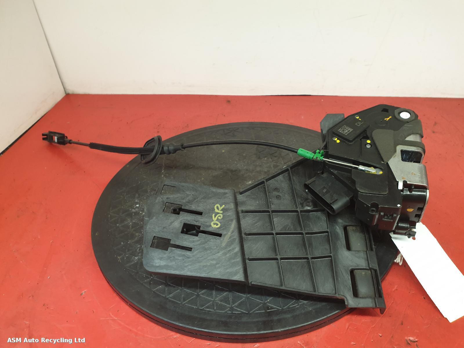 View Auto part Door Lock Assembly Ford Fiesta 2009