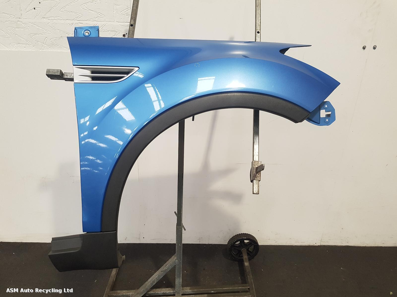 View Auto part R Wing Ford Kuga 2009