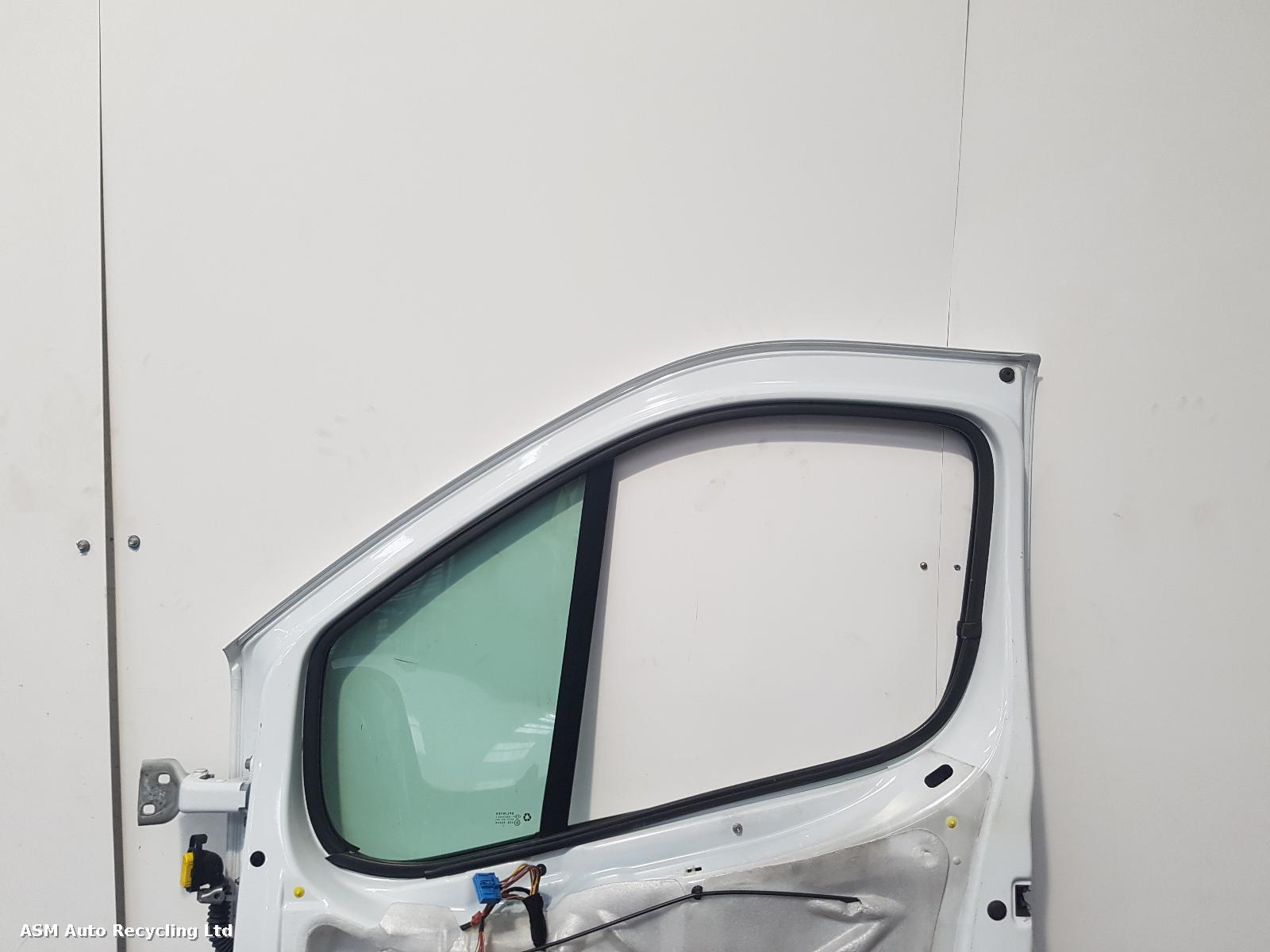 View Auto part R Front Door Renault Trafic 2012