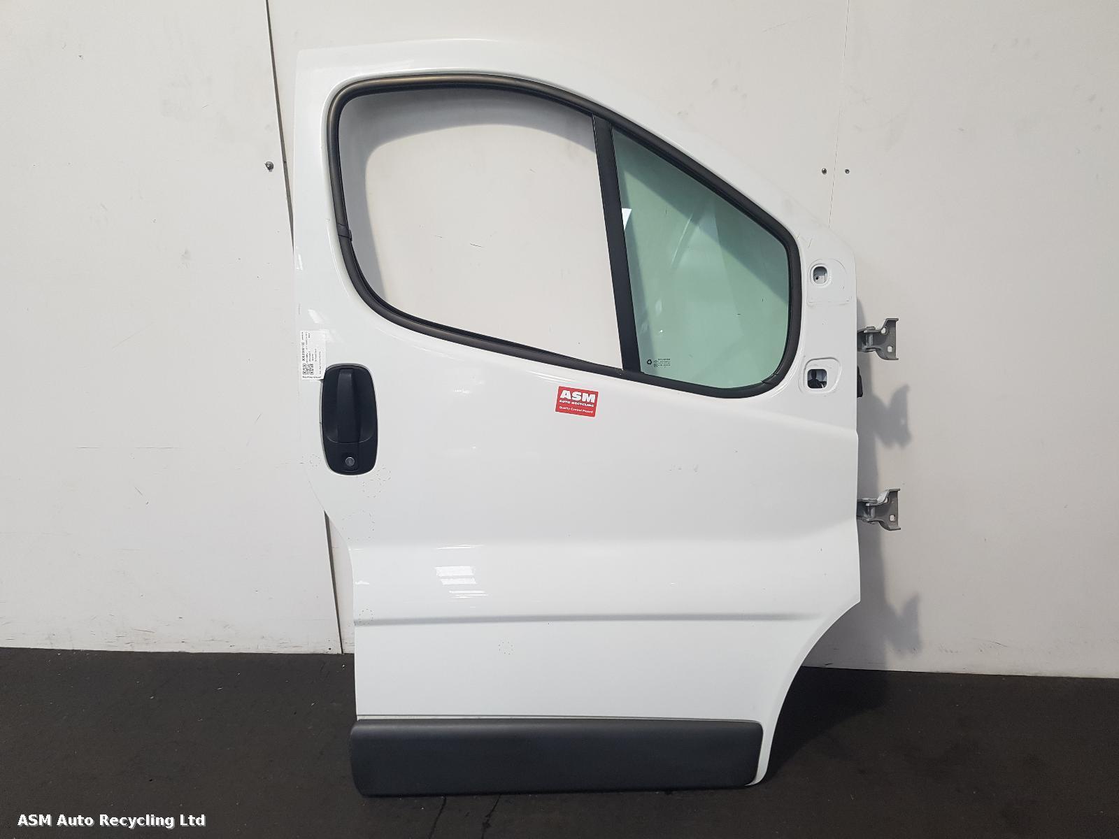 View Auto part R Front Door Renault Trafic 2012