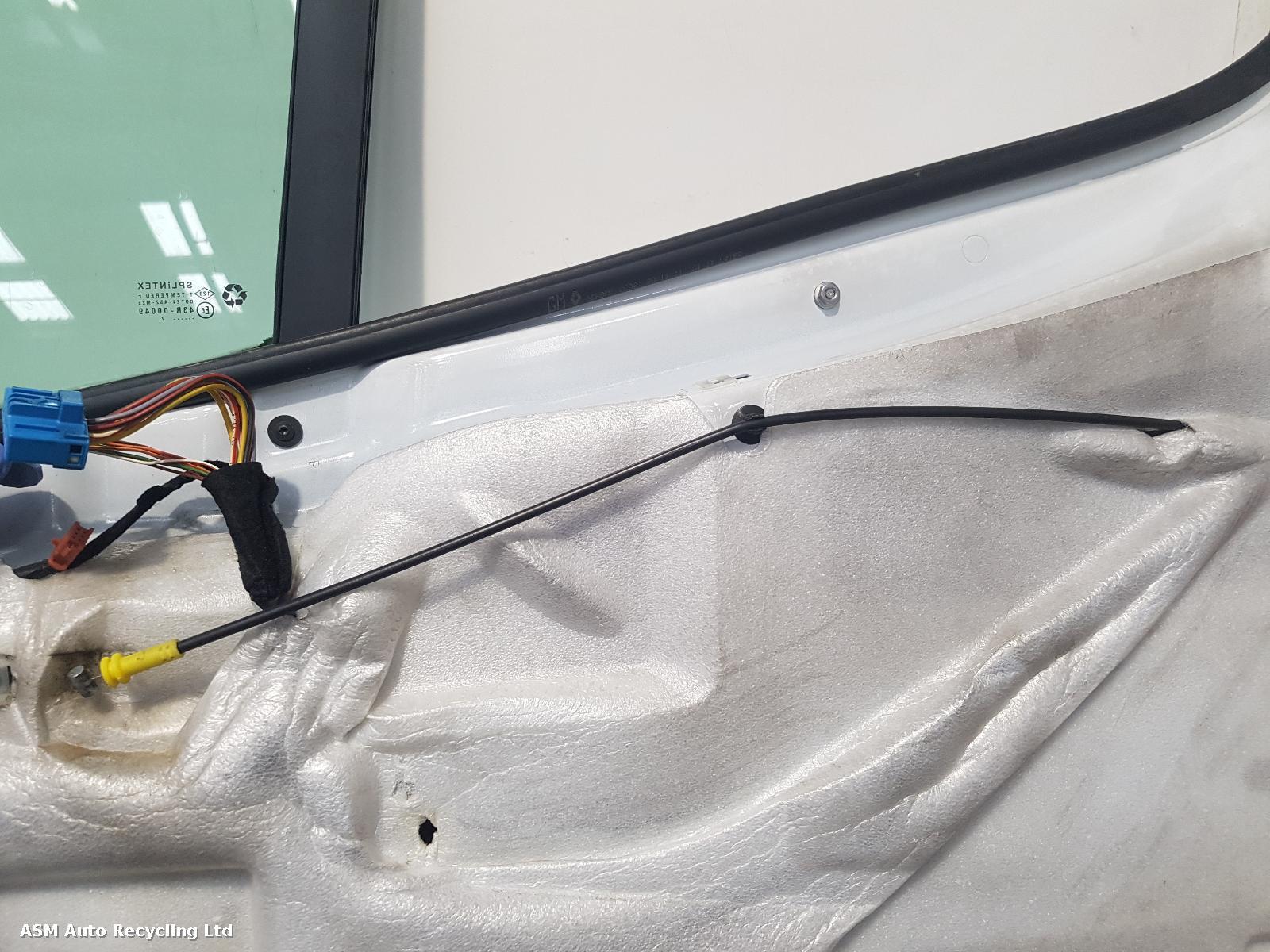 View Auto part R Front Door Renault Trafic 2012
