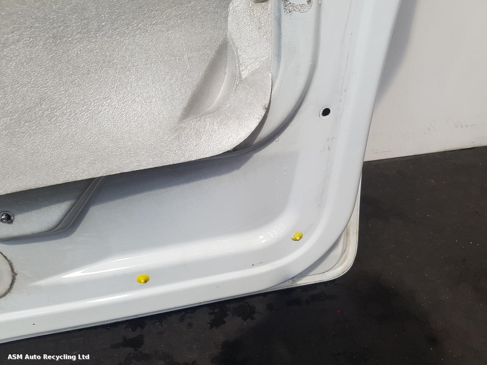 View Auto part R Front Door Renault Trafic 2012